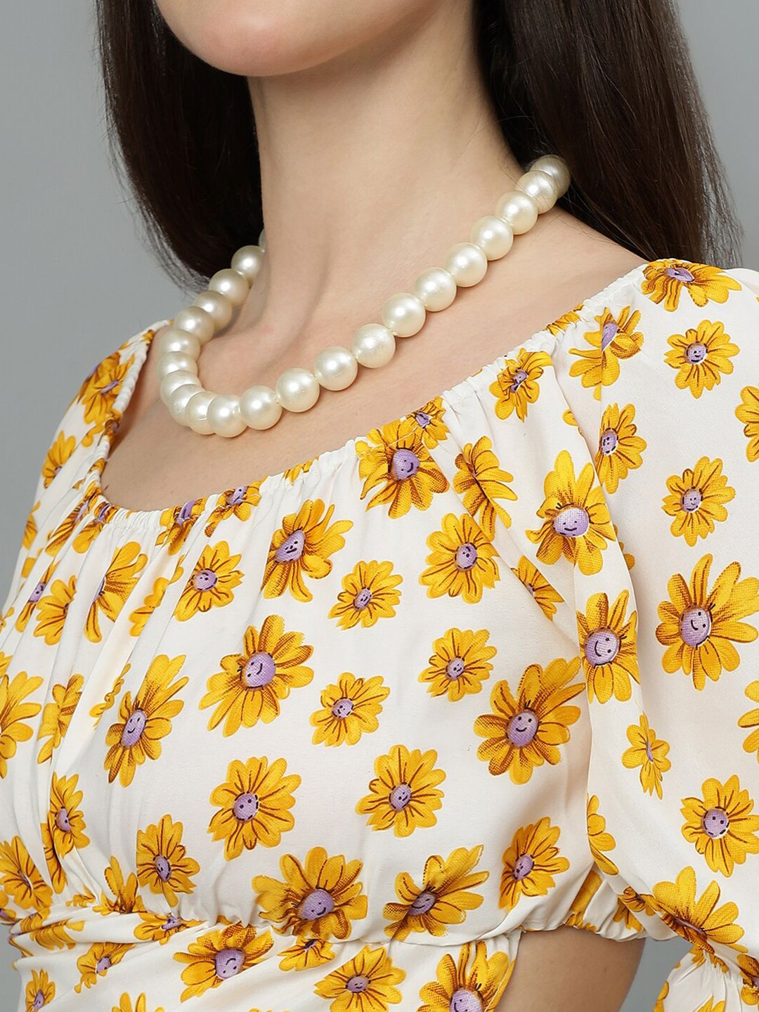 Kotty Cream Floral Printed Puff Sleeve Crop Top