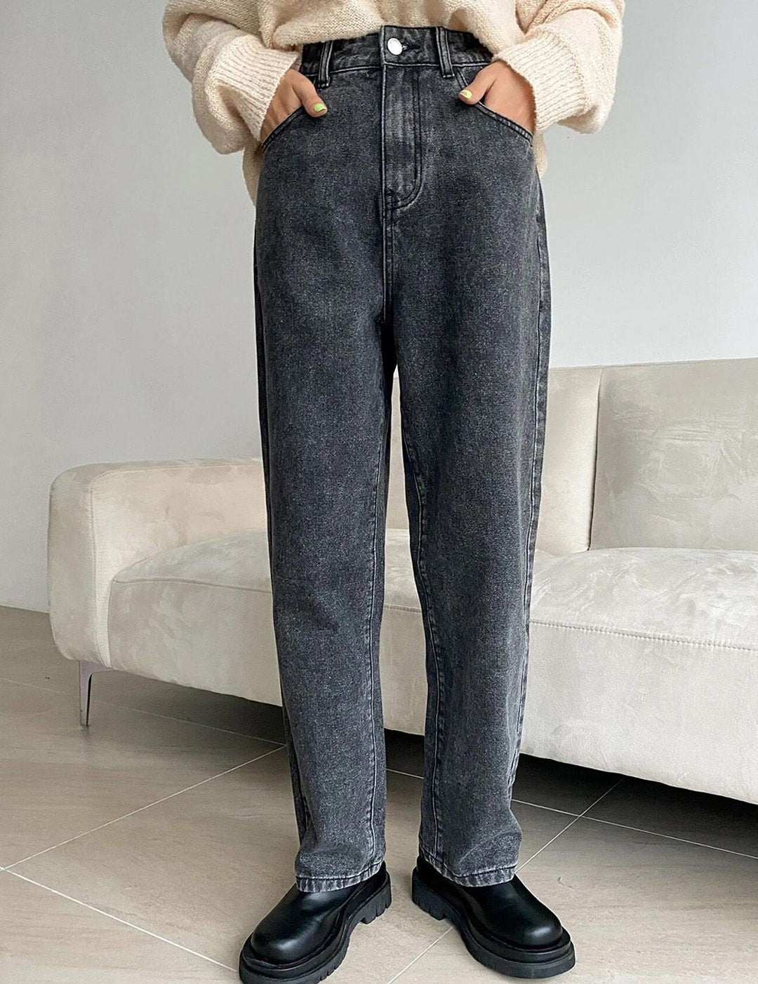 Kotty Women Black Jean Straight Fit High-Rise Light Fade Stretchable Jeans