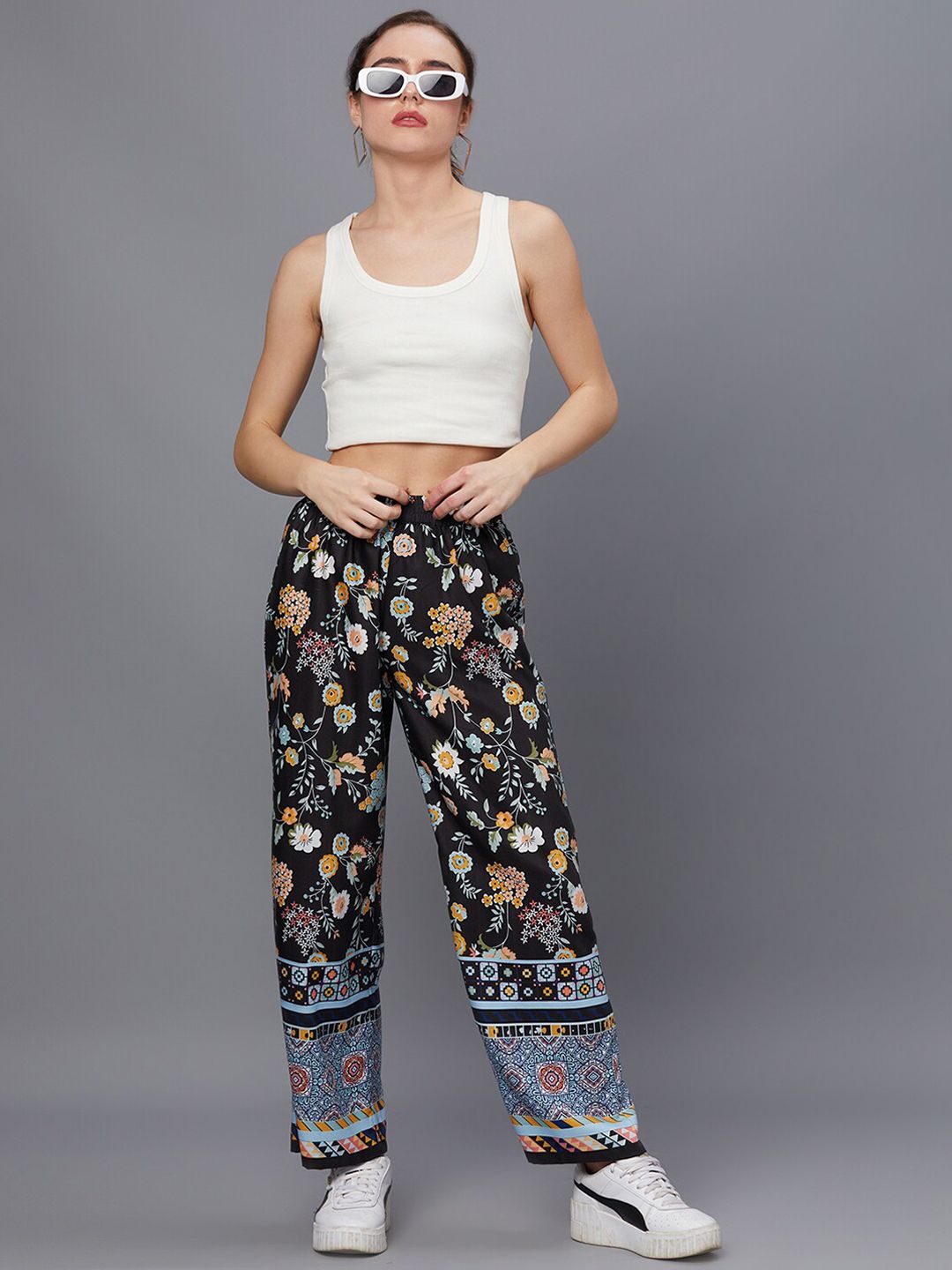 Kotty Women Black Floral Printed Relaxed Straight Fit Easy Wash Trousers