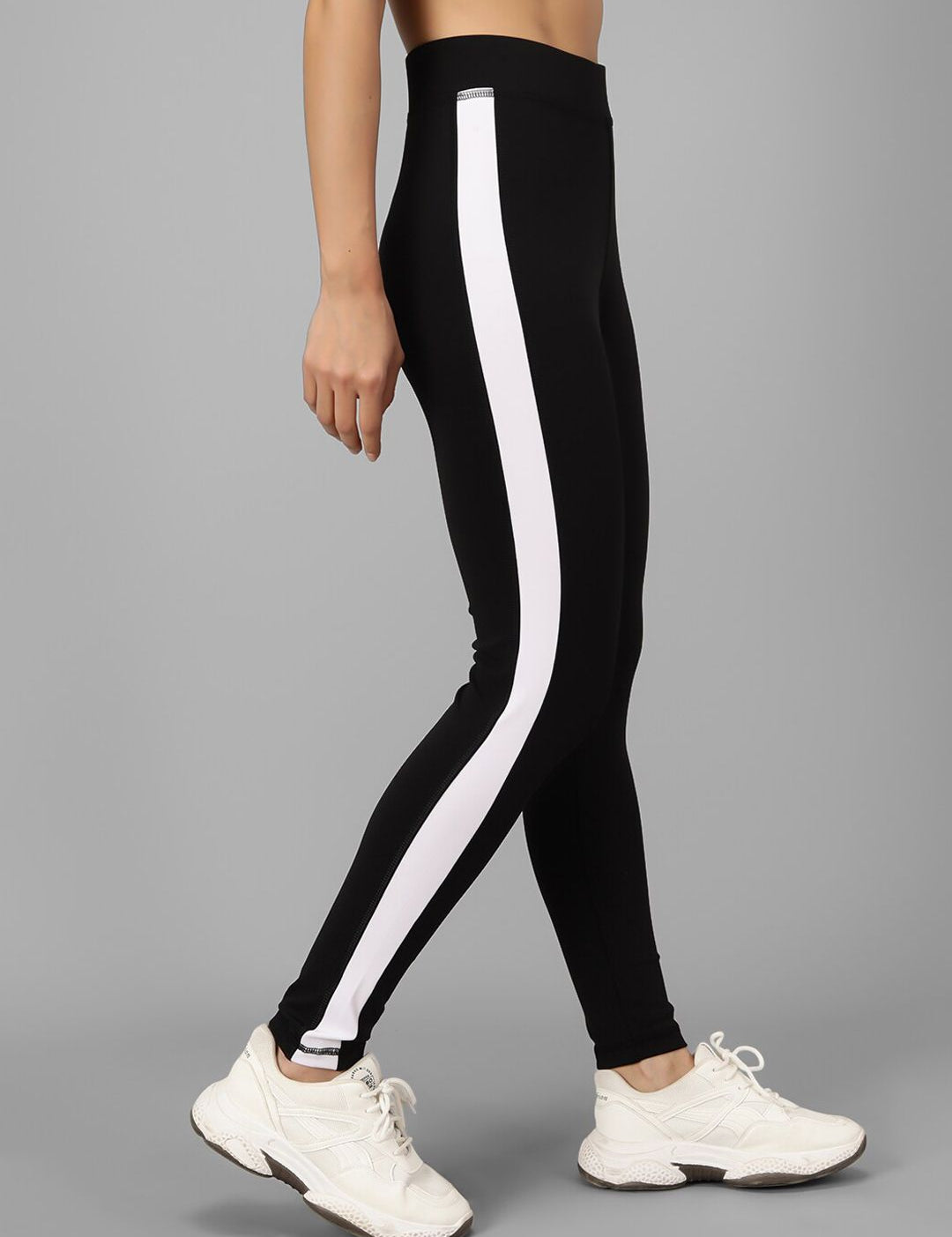 Kotty Women Black & White Colourblocked Tights