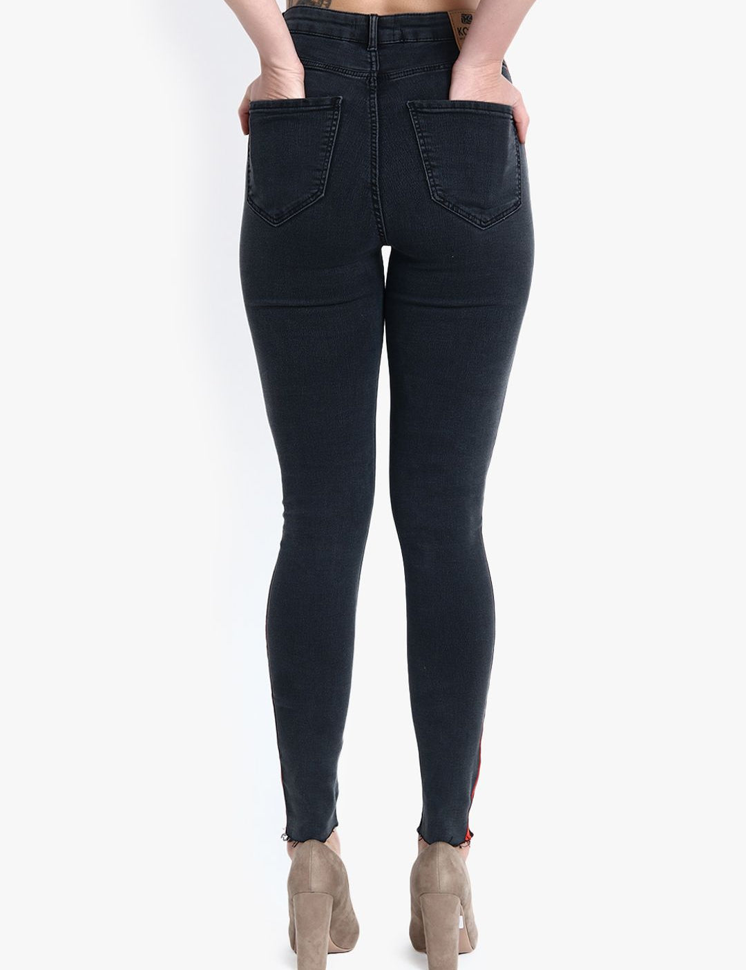 Kotty Women Black Skinny Fit High-Rise Slash Knee Stretchable Jeans