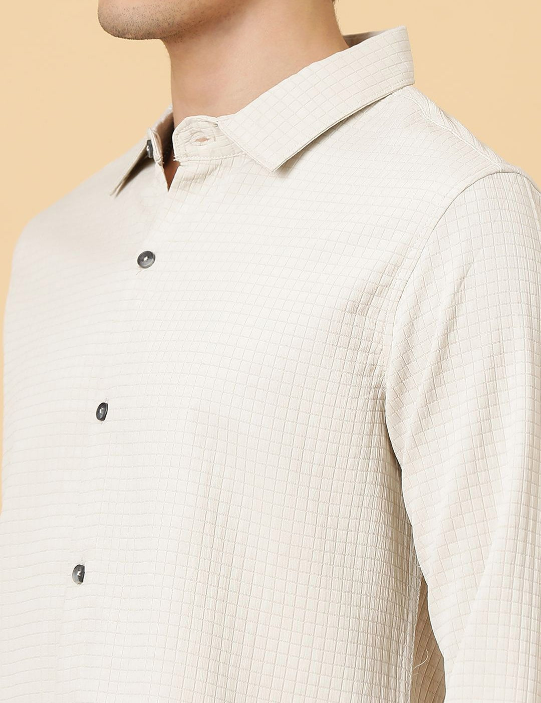 Kotty Men Relaxed Spread Collar Solid Casual Shirt