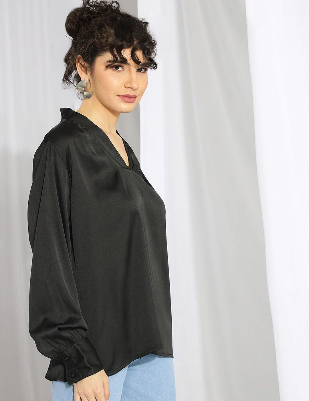 Kotty Women V-Neck Long Sleeves Satin Top