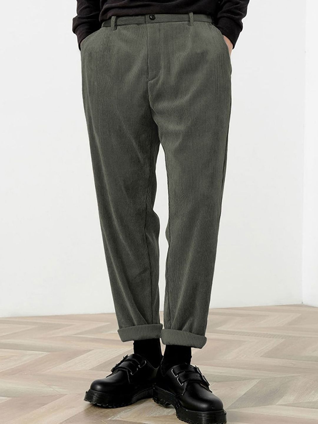 Kotty Men Relaxed Straight Fit High-Rise Corduroy Trousers
