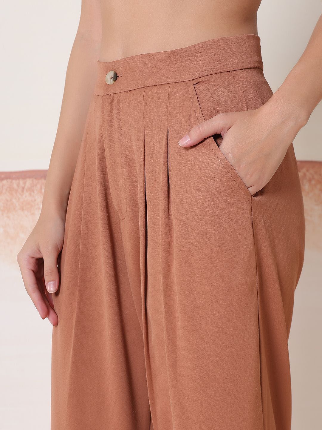 Kotty Women Comfort Relaxed Fit High-Rise Pleated Parallel Trousers