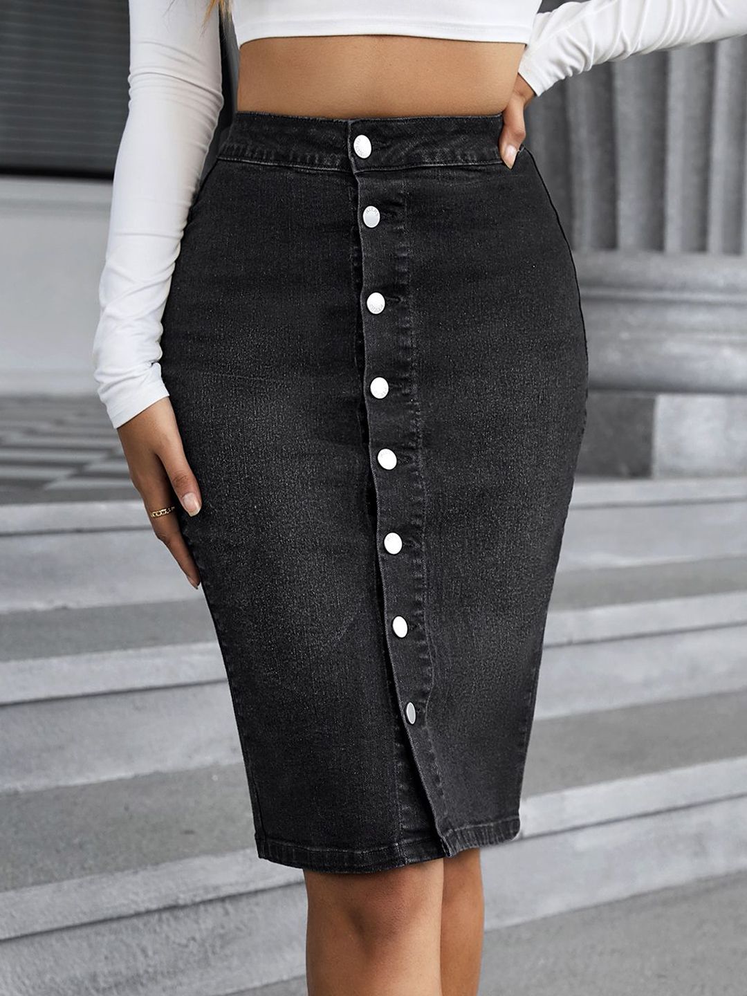 Kotty Pencil Knee Length Skirt