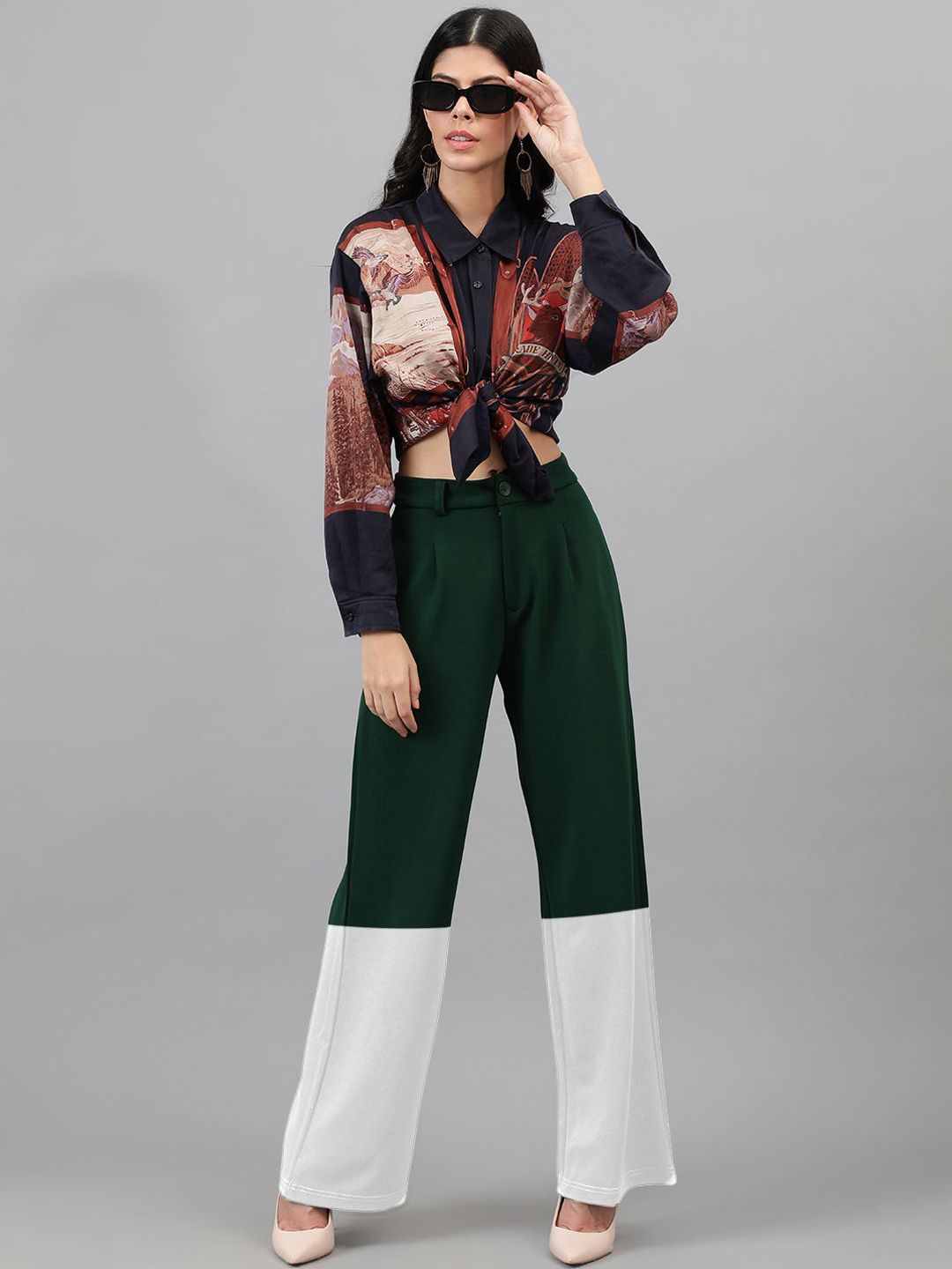 Kotty Women Colourblocked Relaxed Straight Fit High-Rise Easy Wash Pleated Trousers