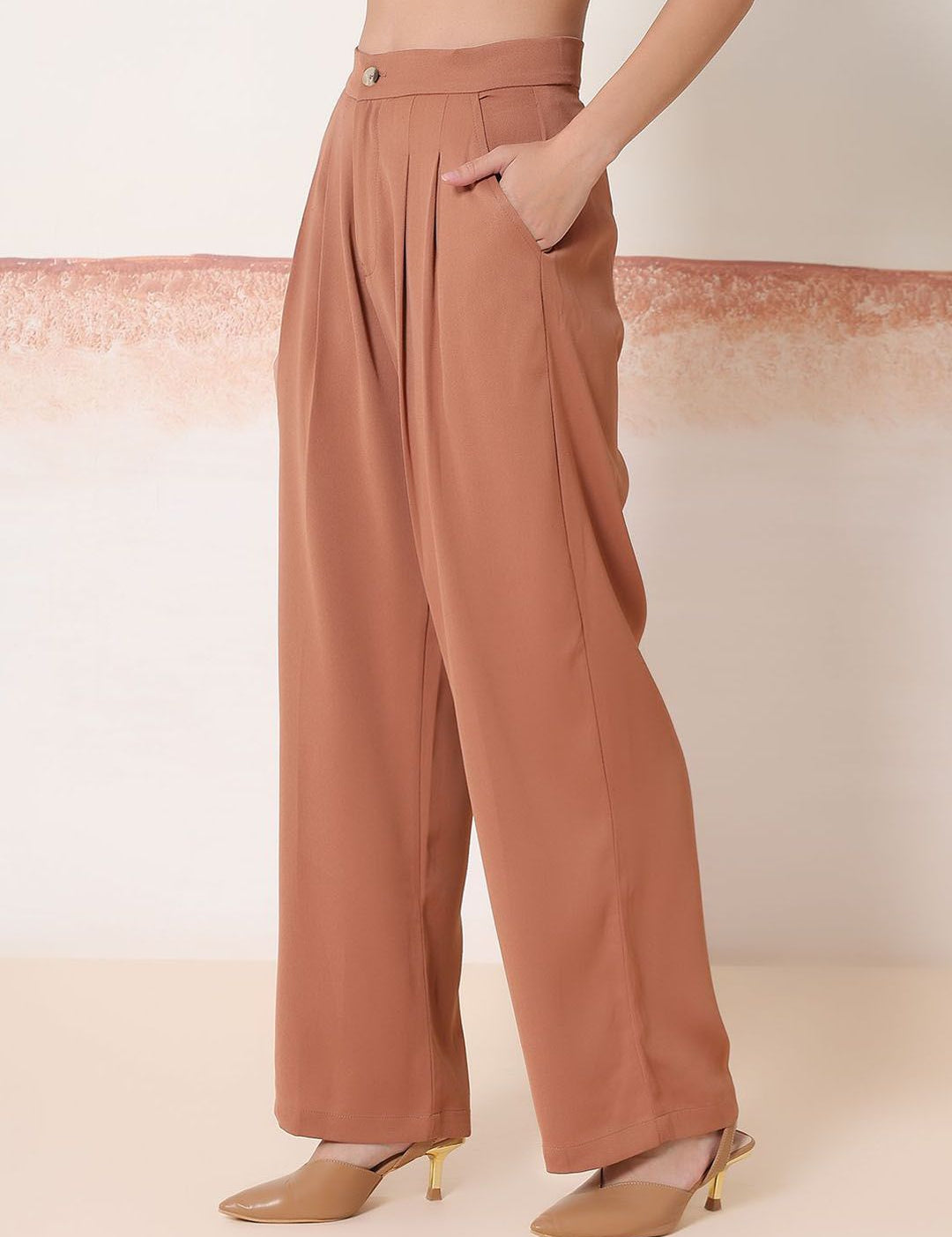 Kotty Women Comfort Relaxed Fit High-Rise Pleated Parallel Trousers