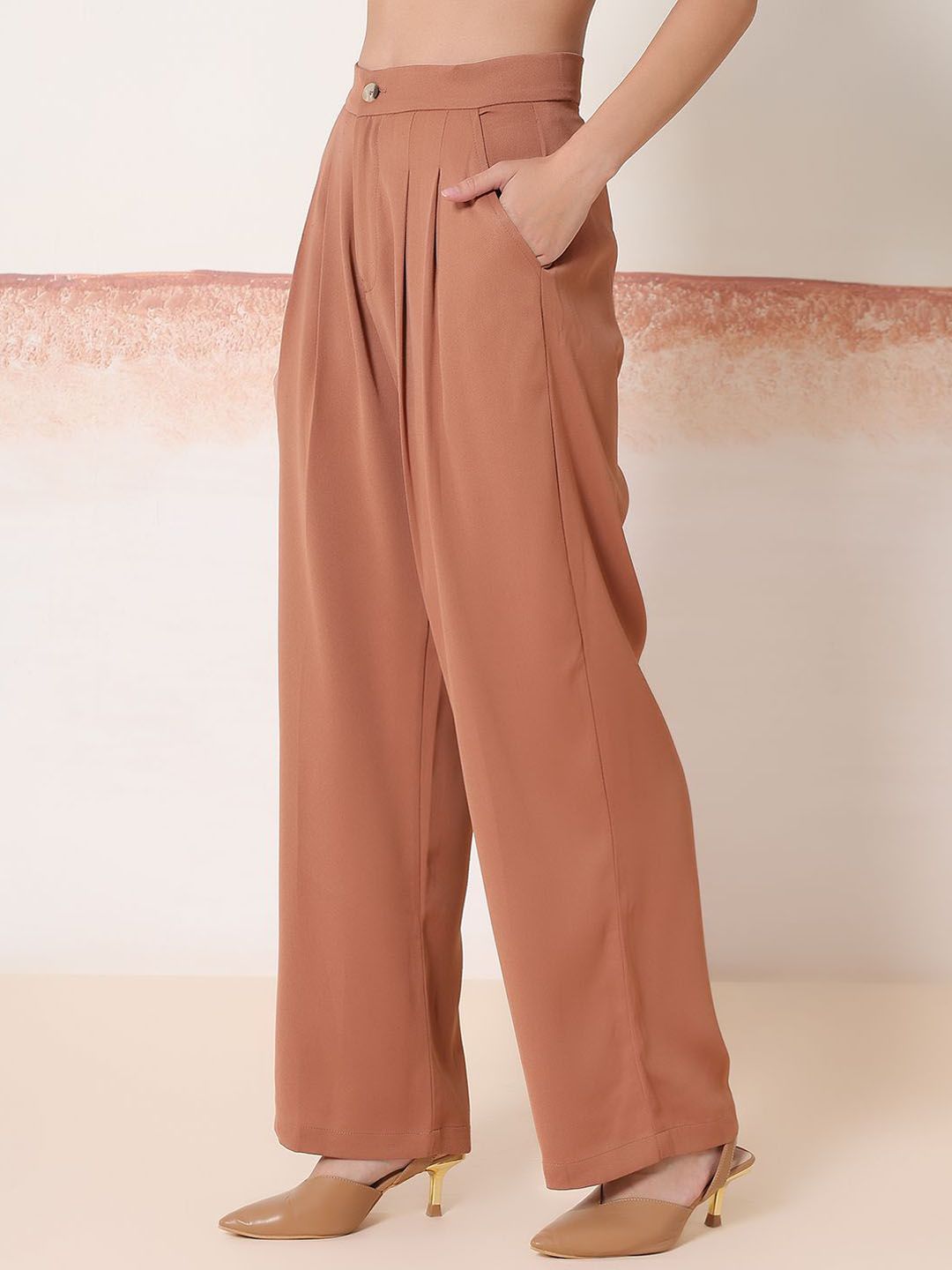 Kotty Women Comfort Relaxed Fit High-Rise Pleated Parallel Trousers