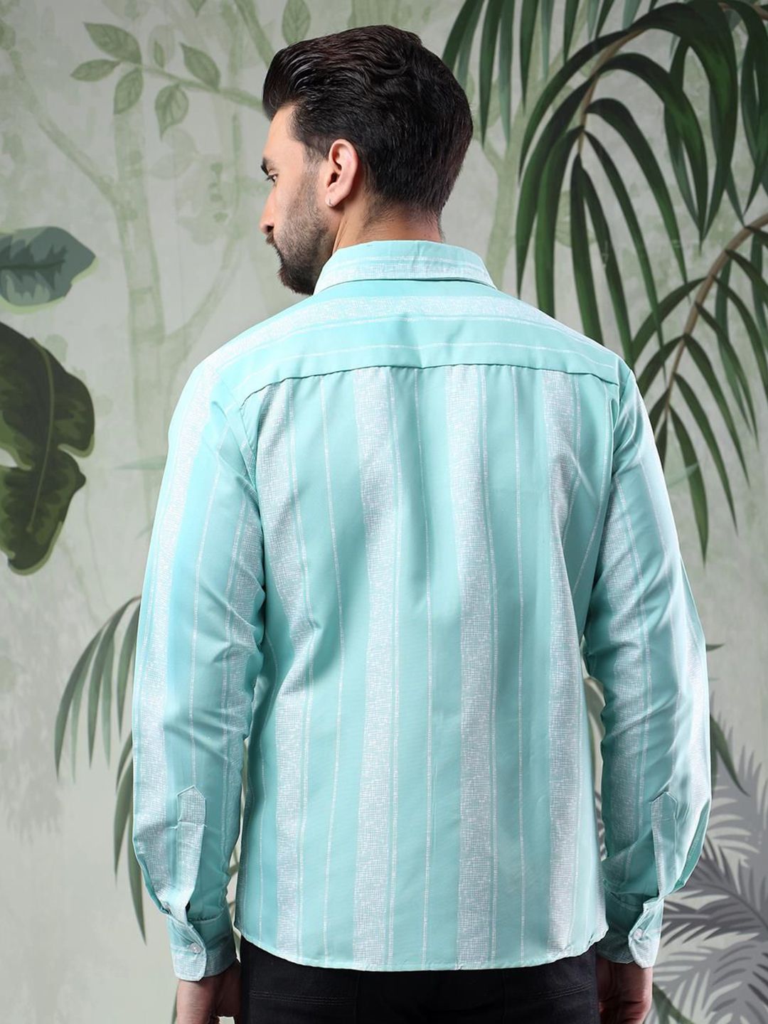 Kotty Men Spread Collar Vertical Striped Casual Shirt