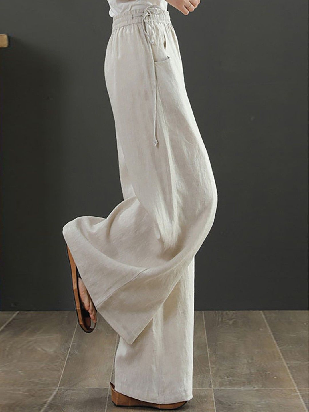 Kotty Women High-Rise Wide Leg Fit Regular Trousers