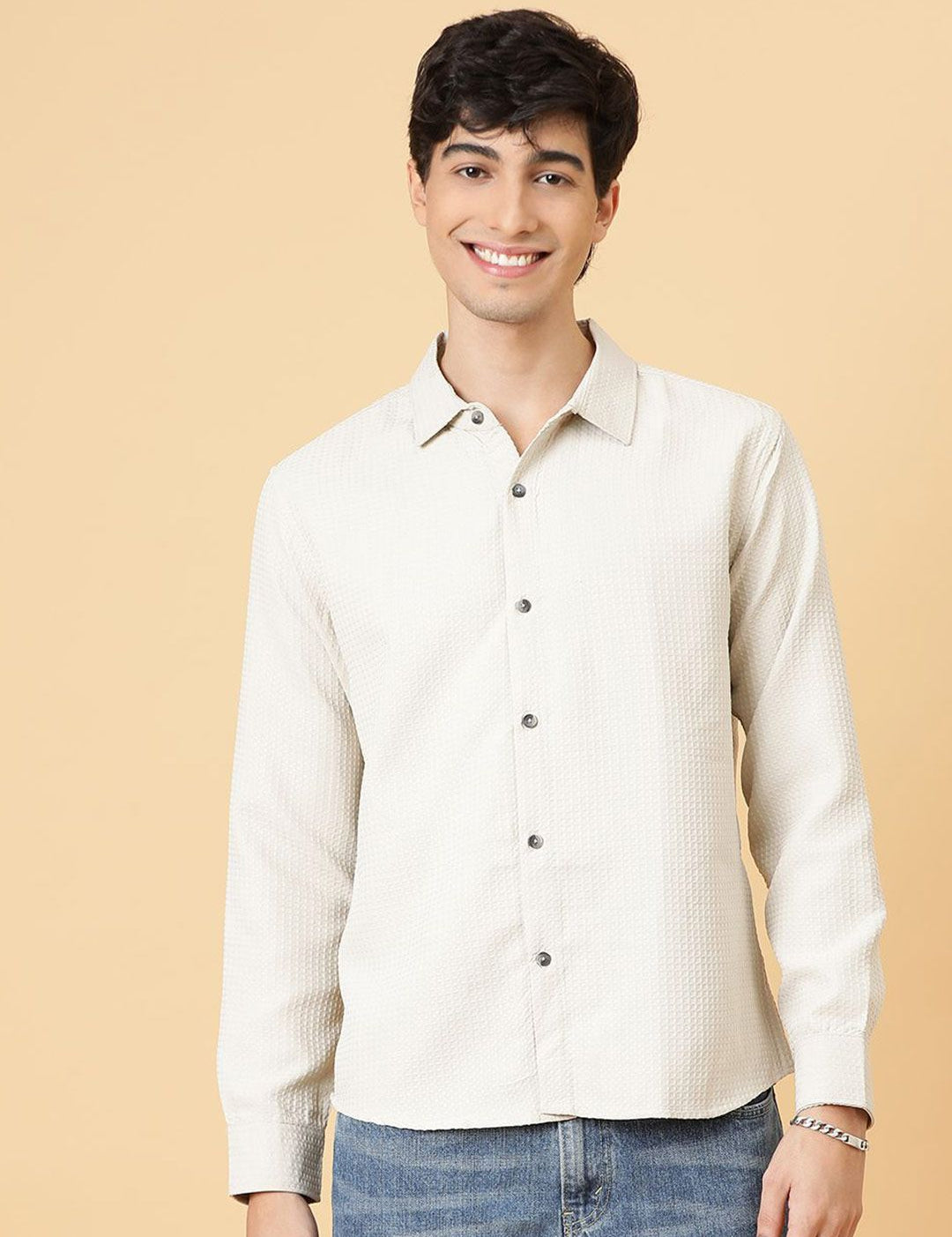 Kotty Men Relaxed Spread Collar Solid Casual Shirt