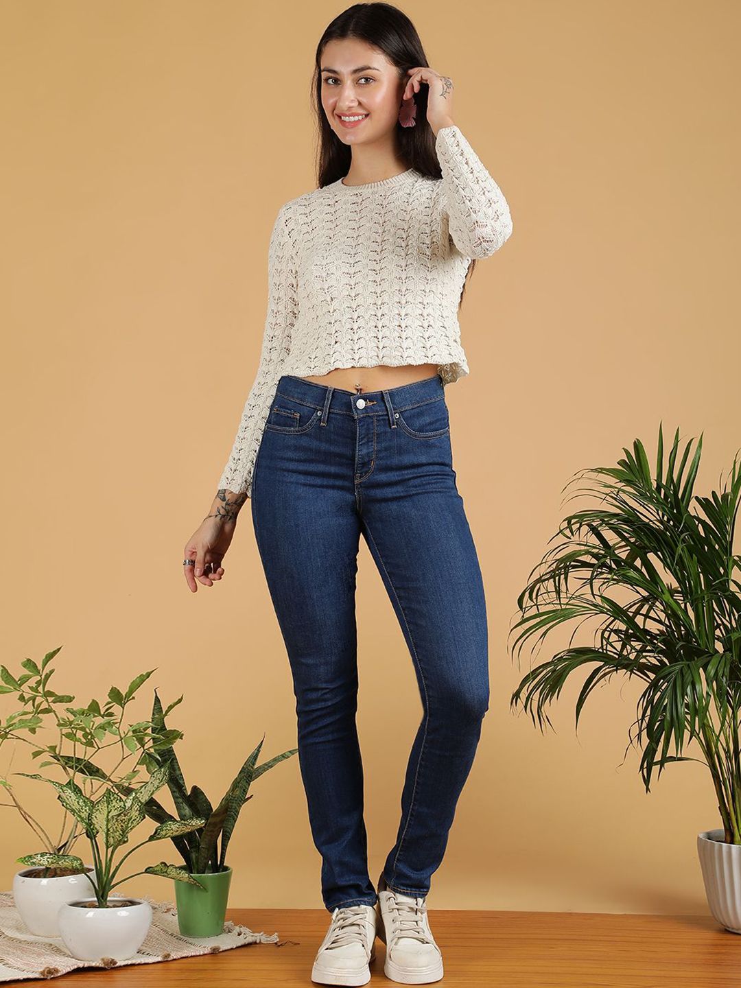 Kotty Women Open Knit Pullover Crop Sweaters