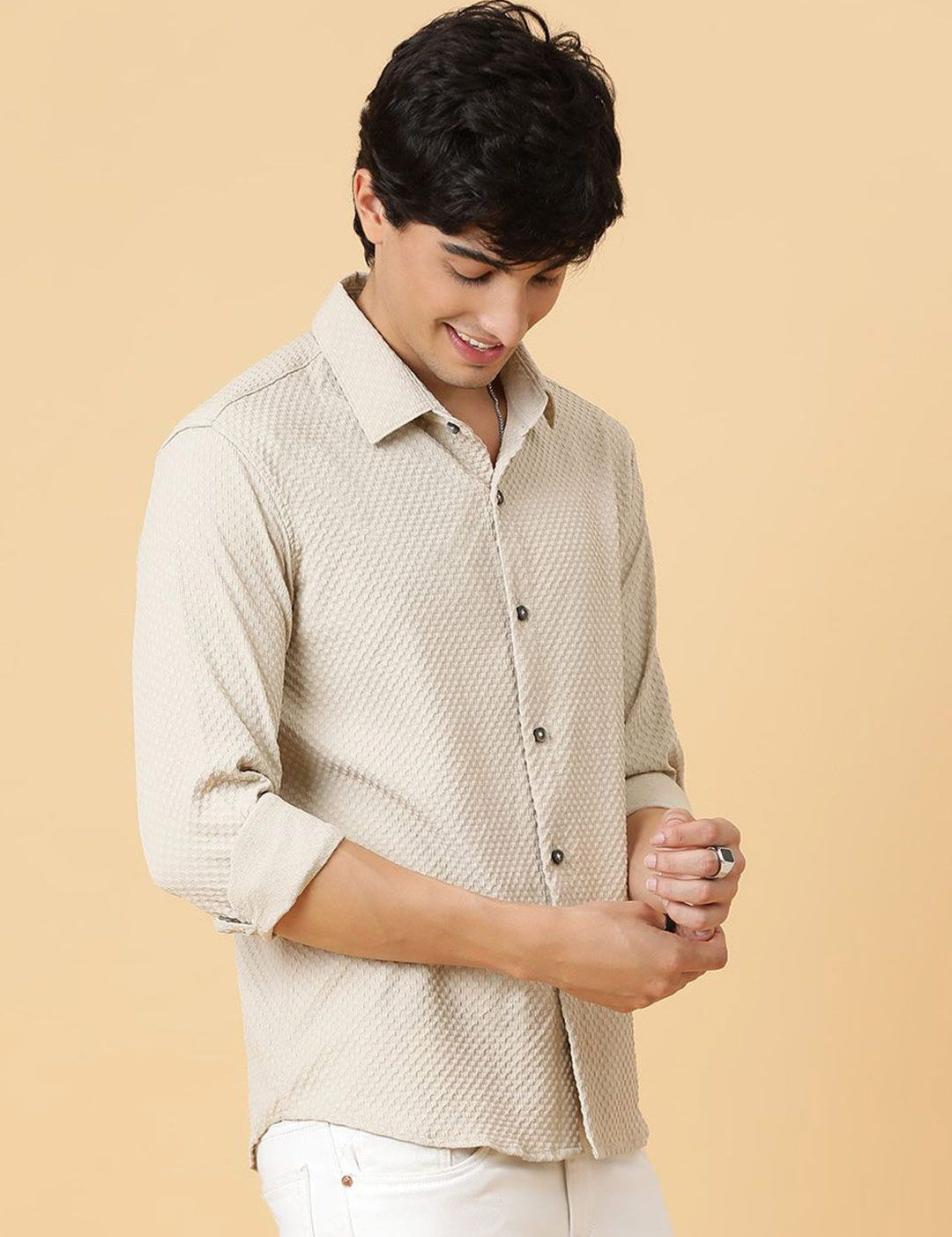 Kotty Men Relaxed Spread Collar Solid Casual Shirt