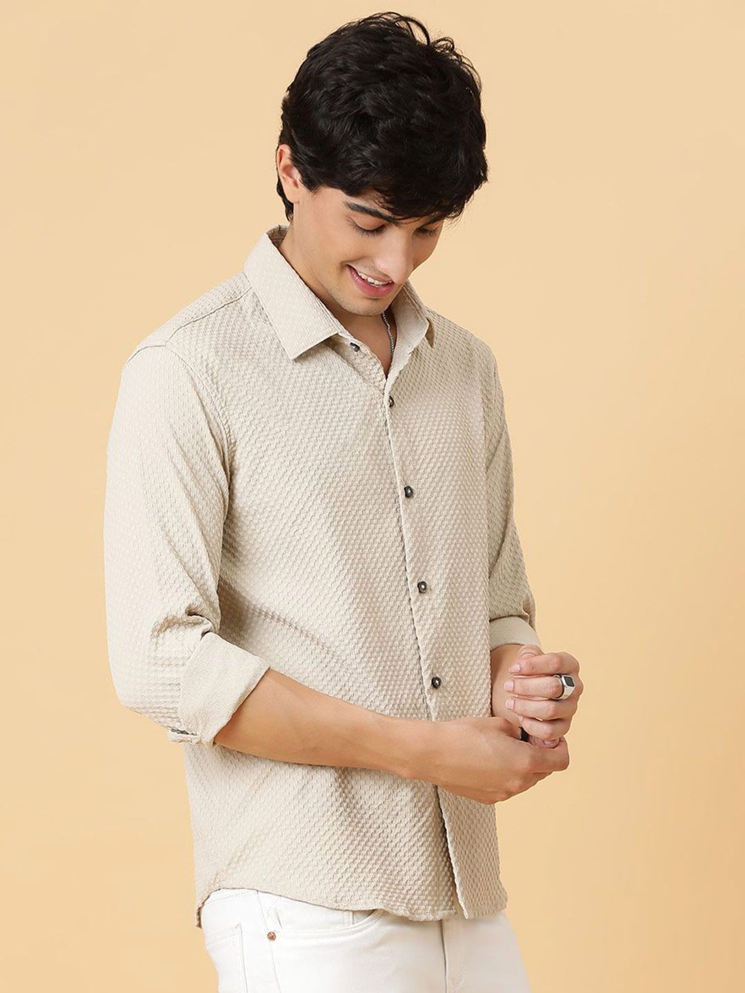 Kotty Men Relaxed Spread Collar Solid Casual Shirt