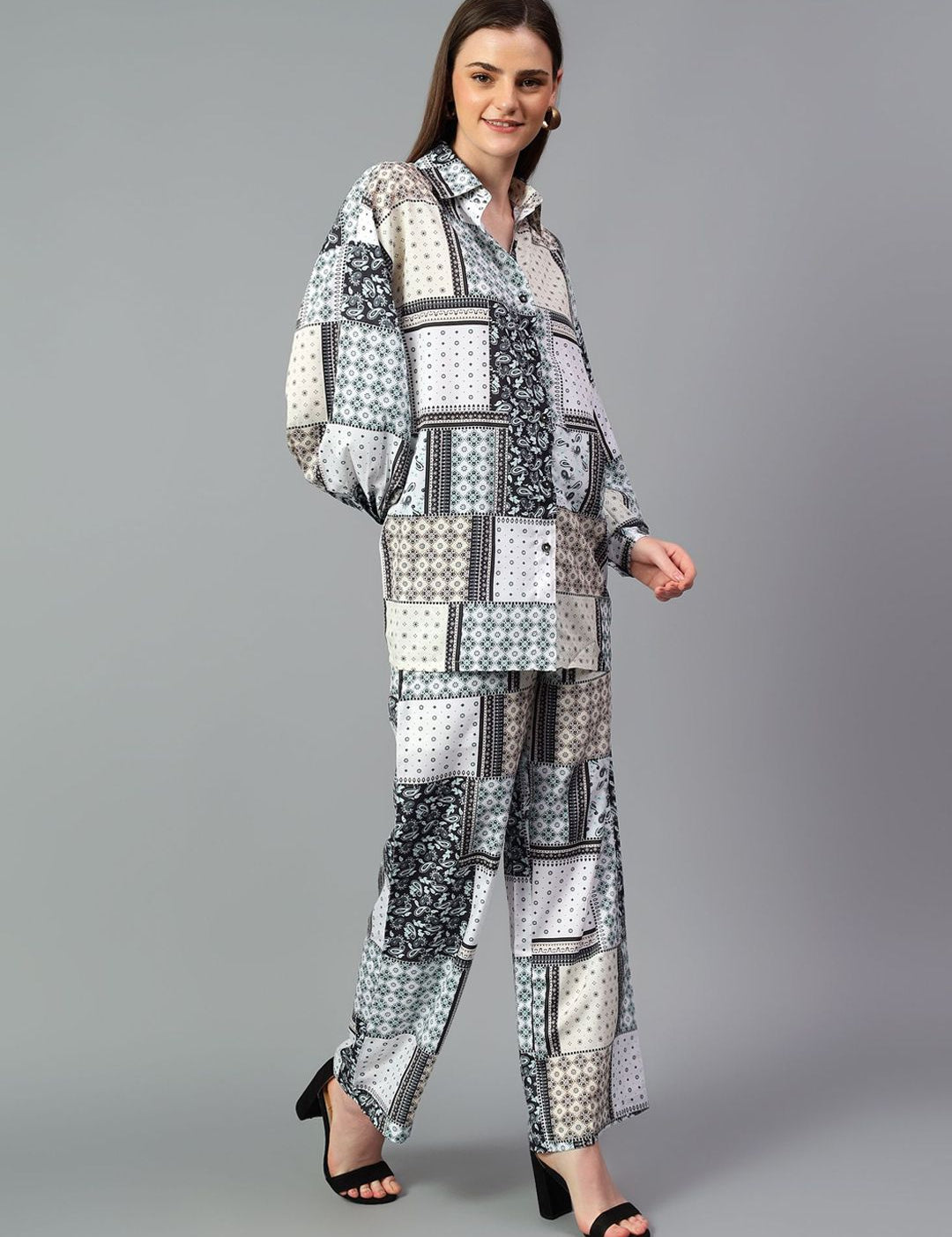 Kotty White Geometric Printed Shirt With Trousers