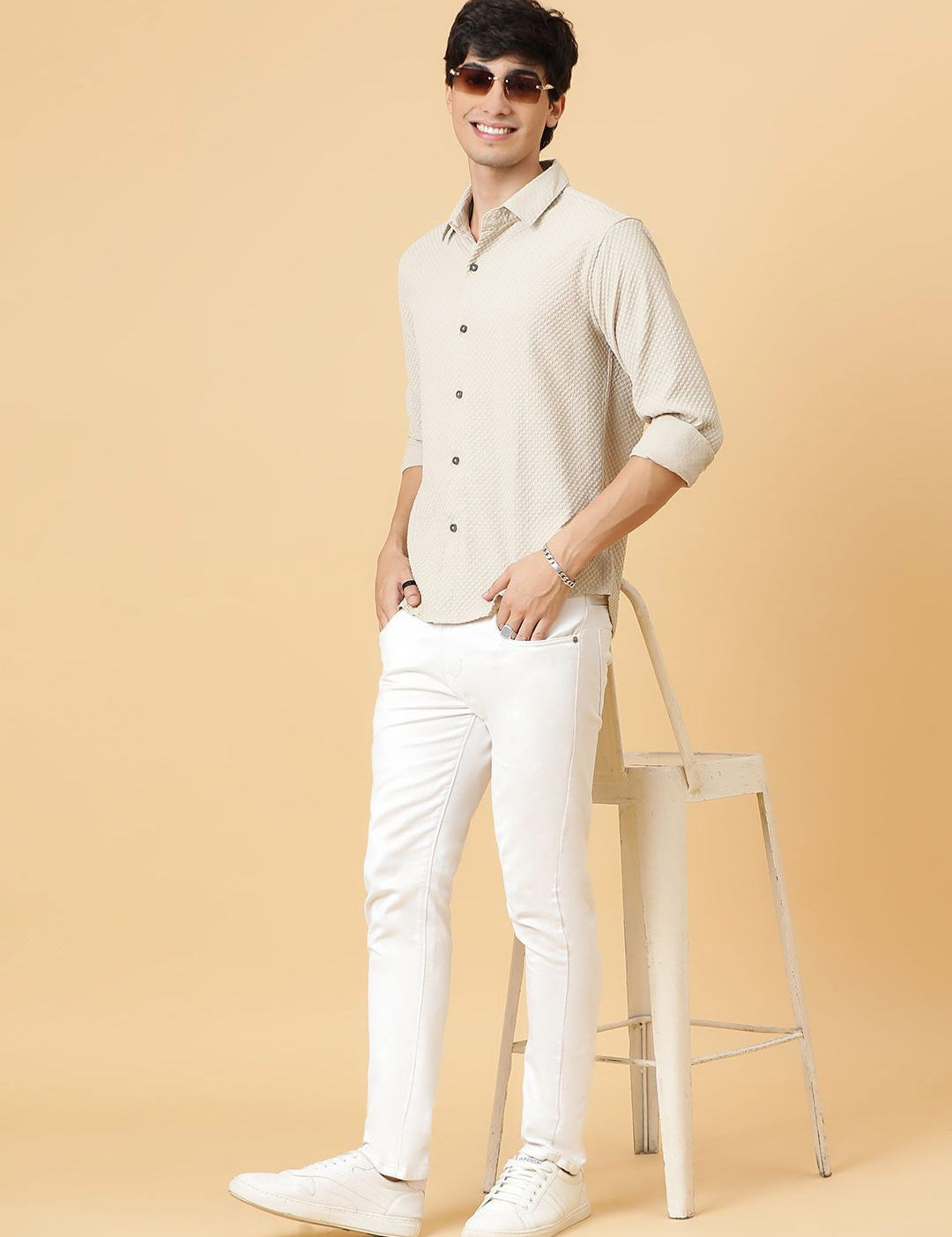 Kotty Men Relaxed Spread Collar Solid Casual Shirt