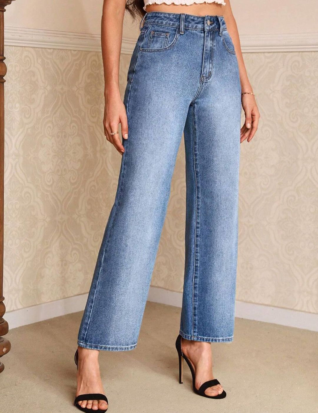 Kotty Women Straight Fit High-Rise Light Fade Stretchable Jeans