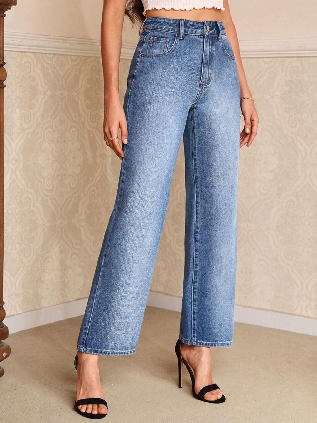 Kotty Women Straight Fit High-Rise Light Fade Stretchable Jeans