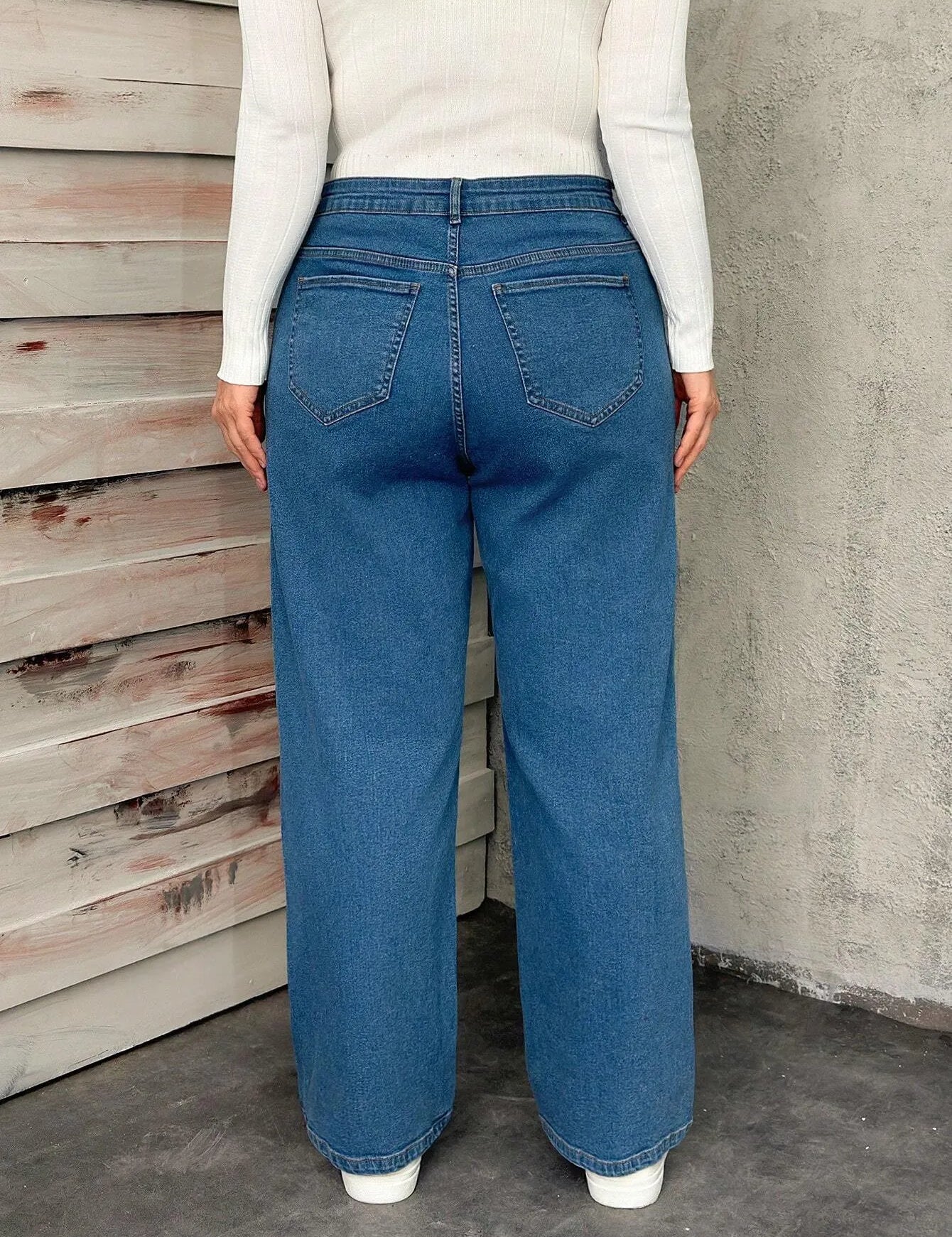 CCLADIESJEANS25_2_e1f4f284-0124-4b0b-8f54-65121822943b.webp