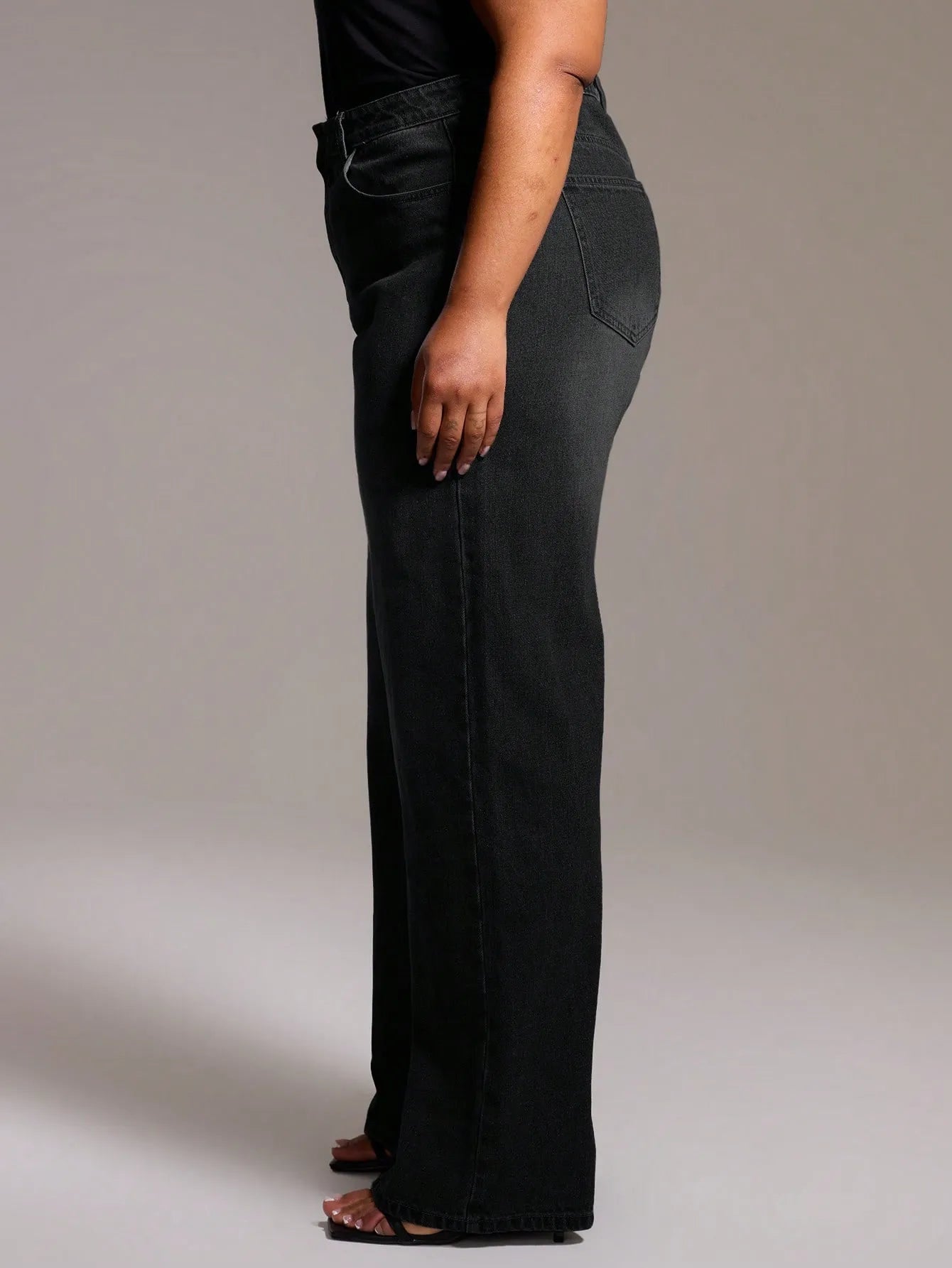 Women's Plus Size Wide-Leg Jeans in Washed Onyx
