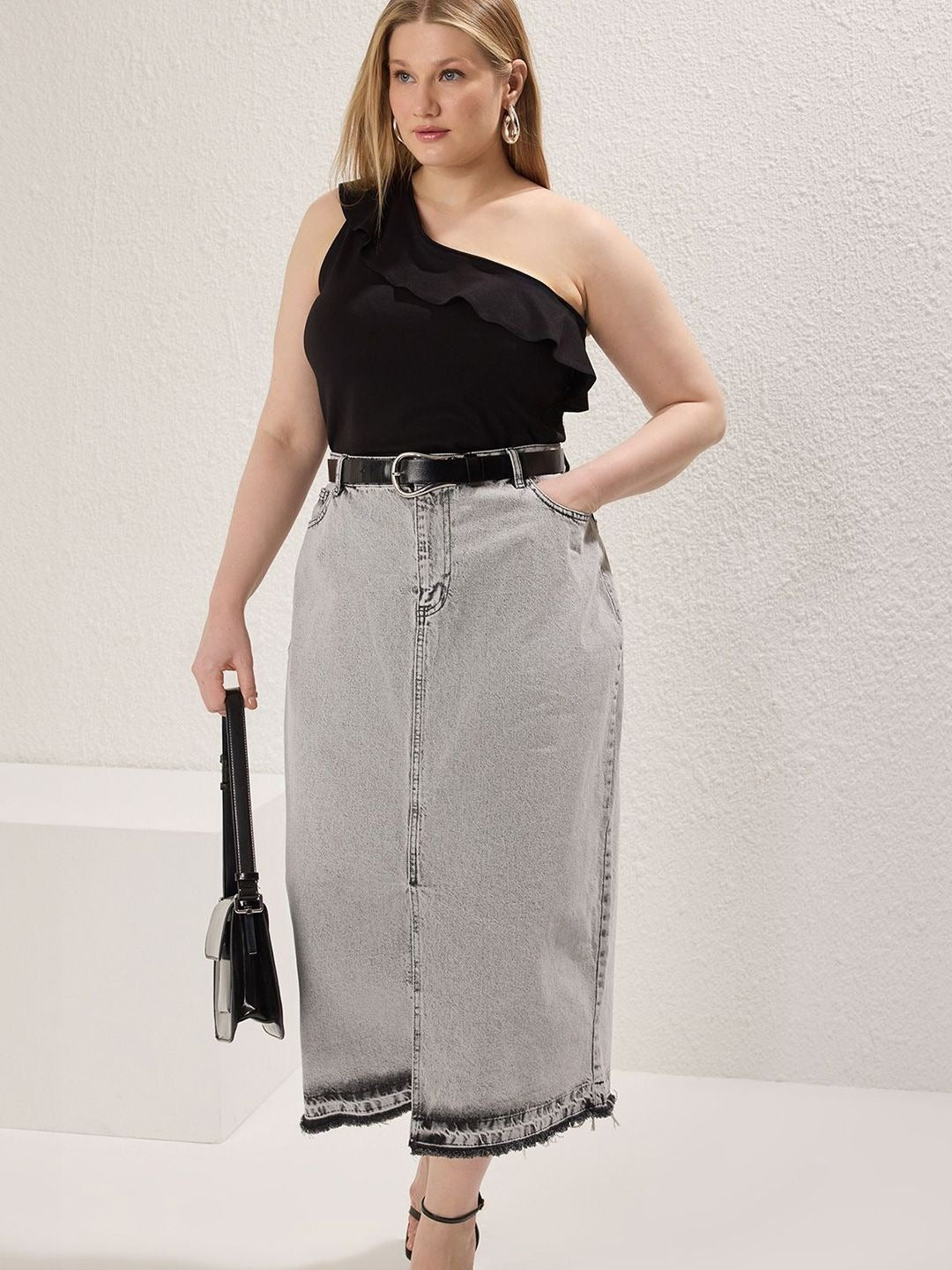 Plus Size Black One Shoulder Ruffle Party Top