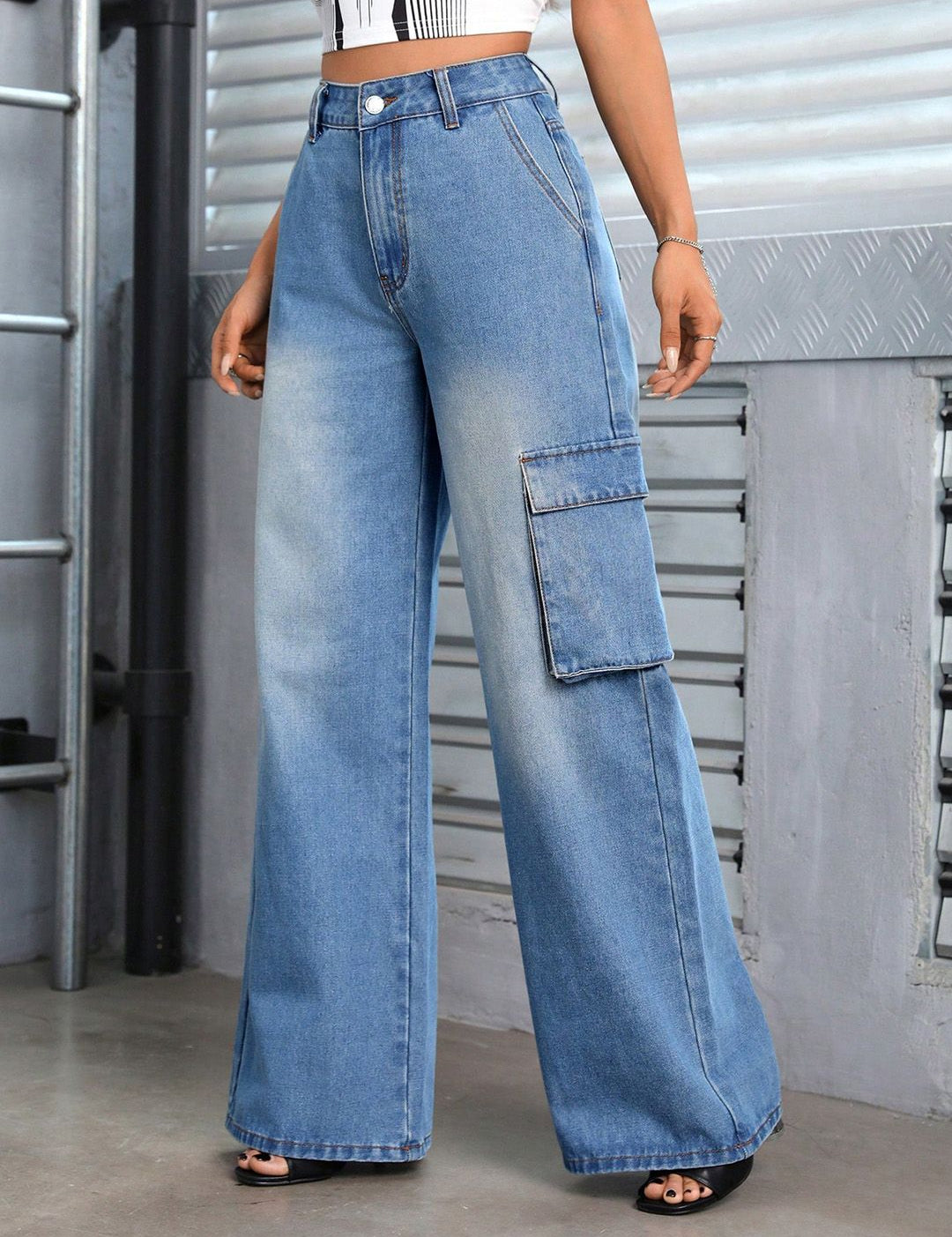 Kotty Women Straight Fit High-Rise Stretchable Jeans