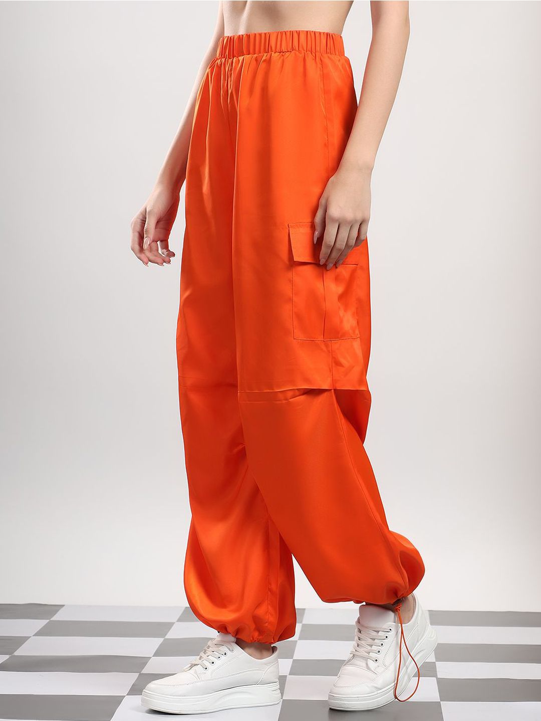 Kotty Women High-Rise Easy Wash Pleated Cargos Trousers