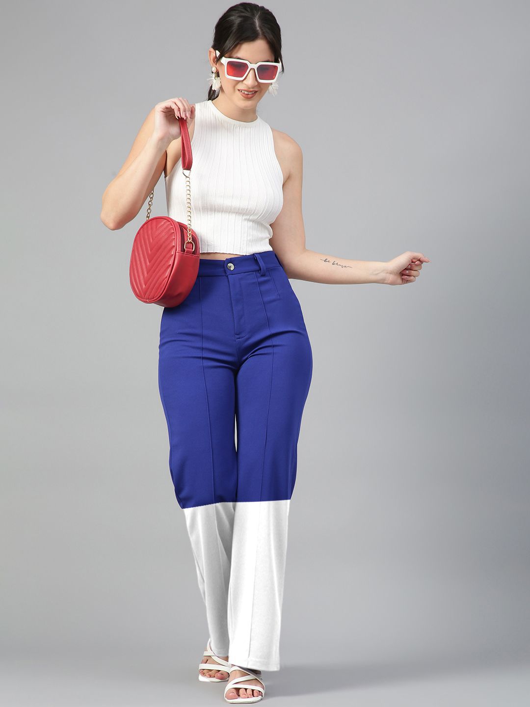Kotty Women Colourblocked Relaxed Straight Fit High-Rise Easy Wash Pleated Trousers