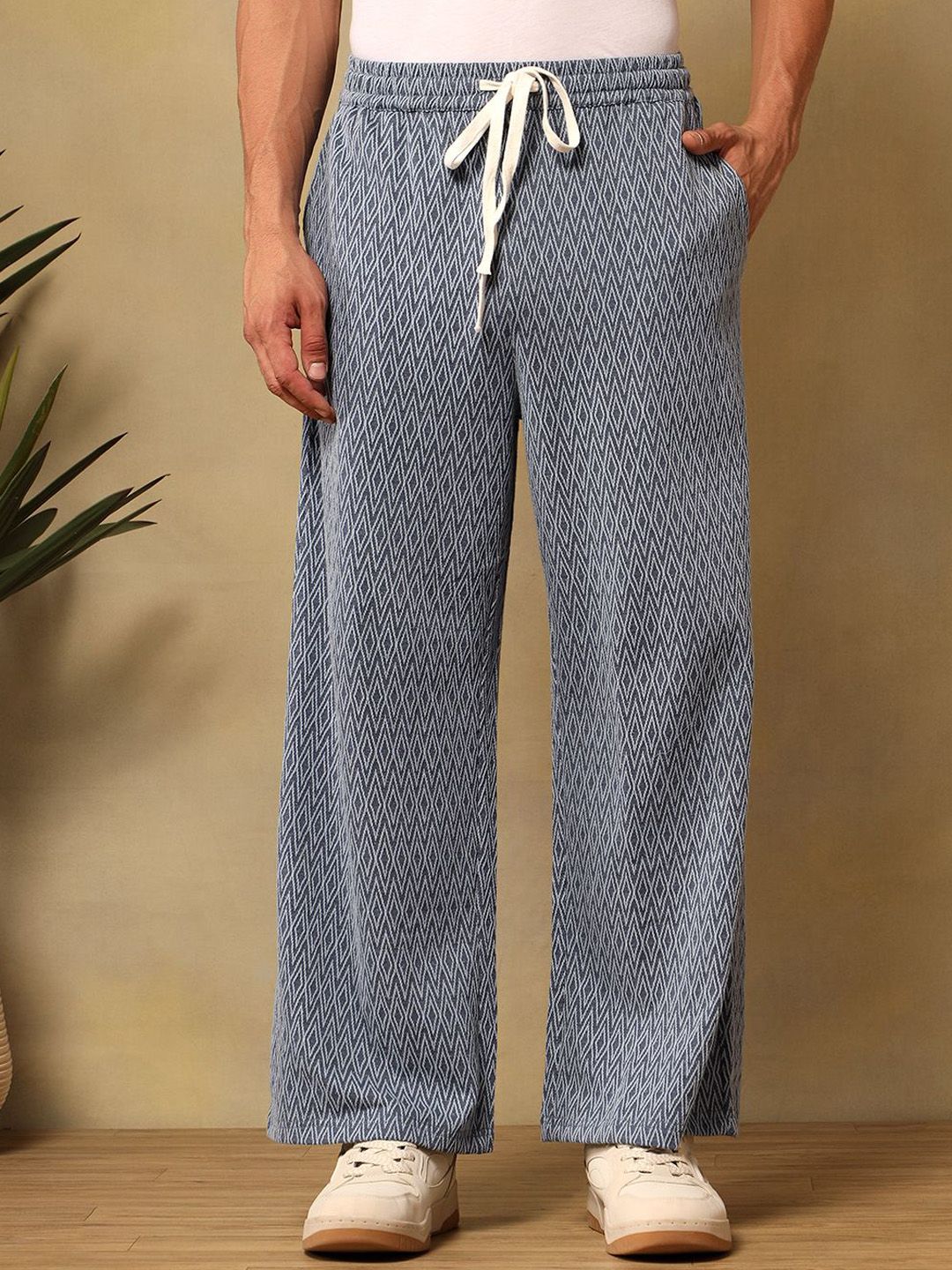 Kotty Men Geometric Printed Relaxed Fit Mid-Rise Trouser