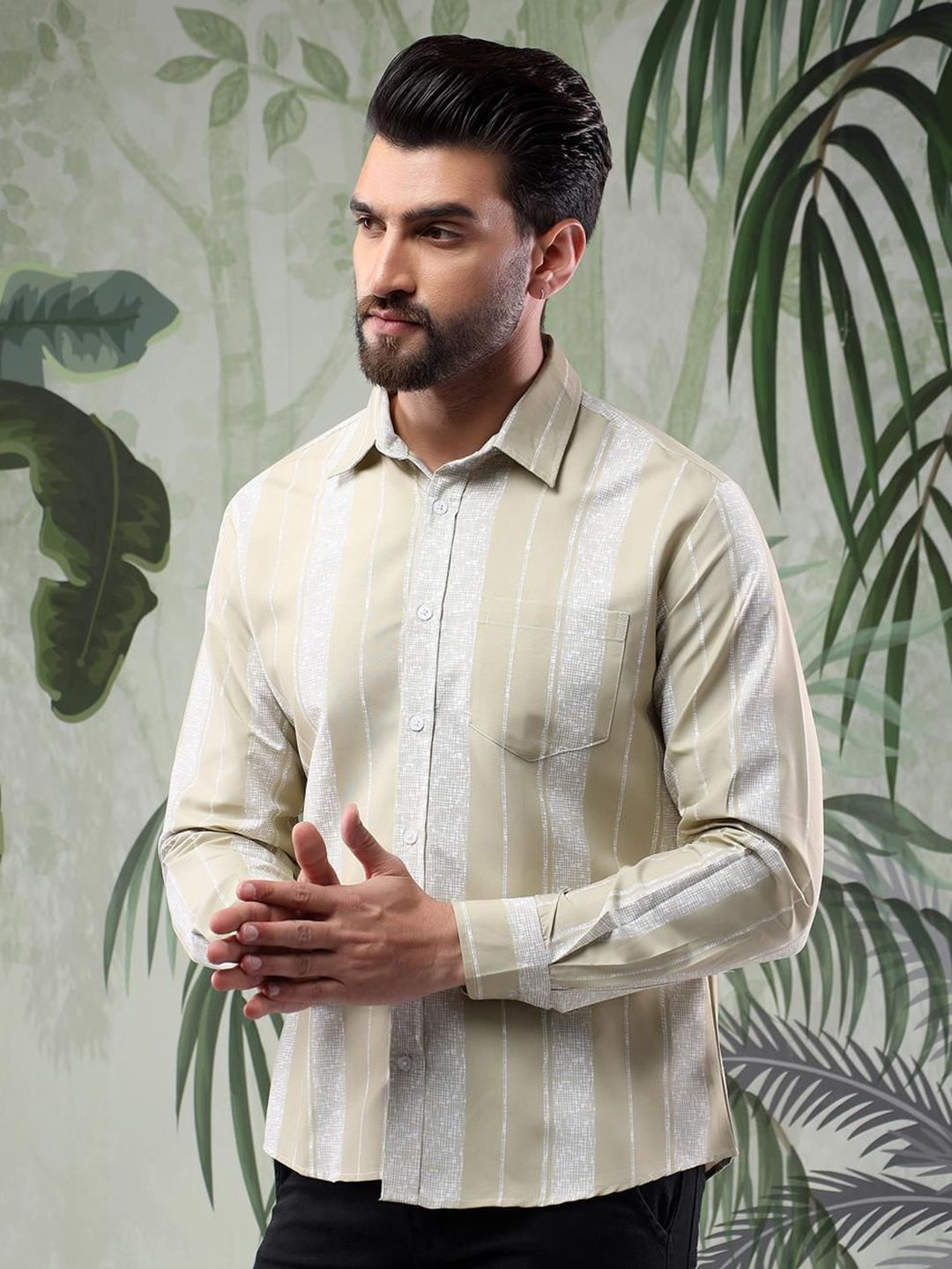 Kotty Men Spread Collar Vertical Striped Casual Shirt