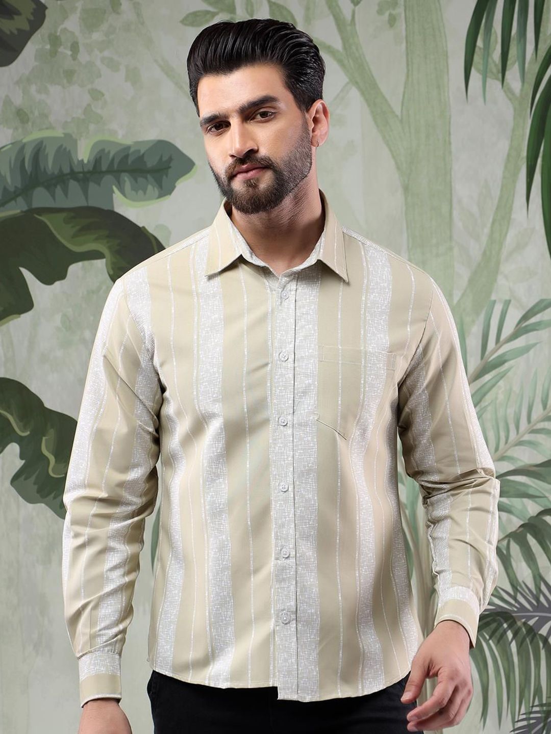 Kotty Men Spread Collar Vertical Striped Casual Shirt