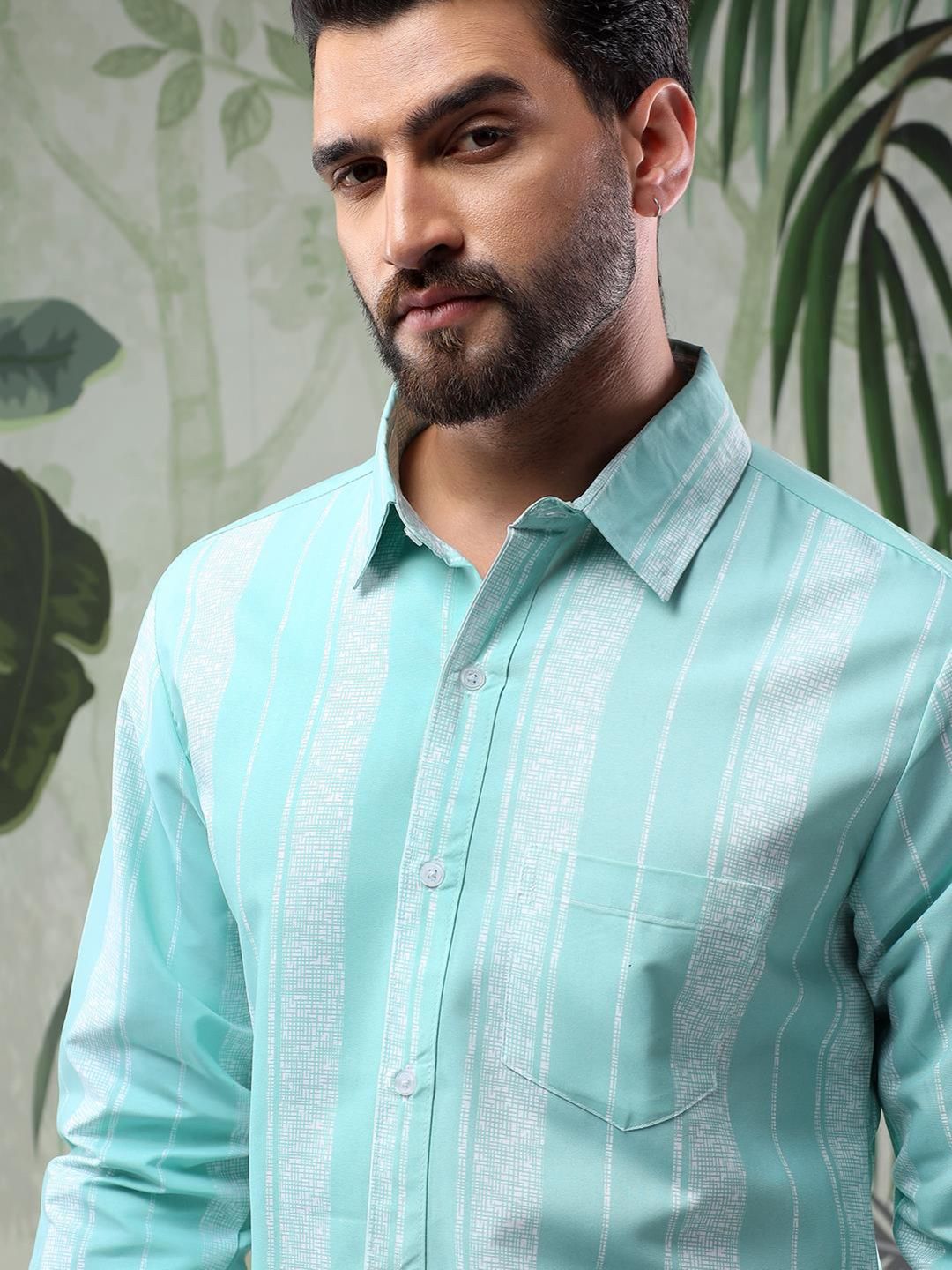 Kotty Men Spread Collar Vertical Striped Casual Shirt