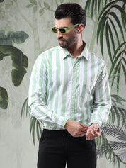 Kotty Men Spread Collar Vertical Striped Casual Shirt