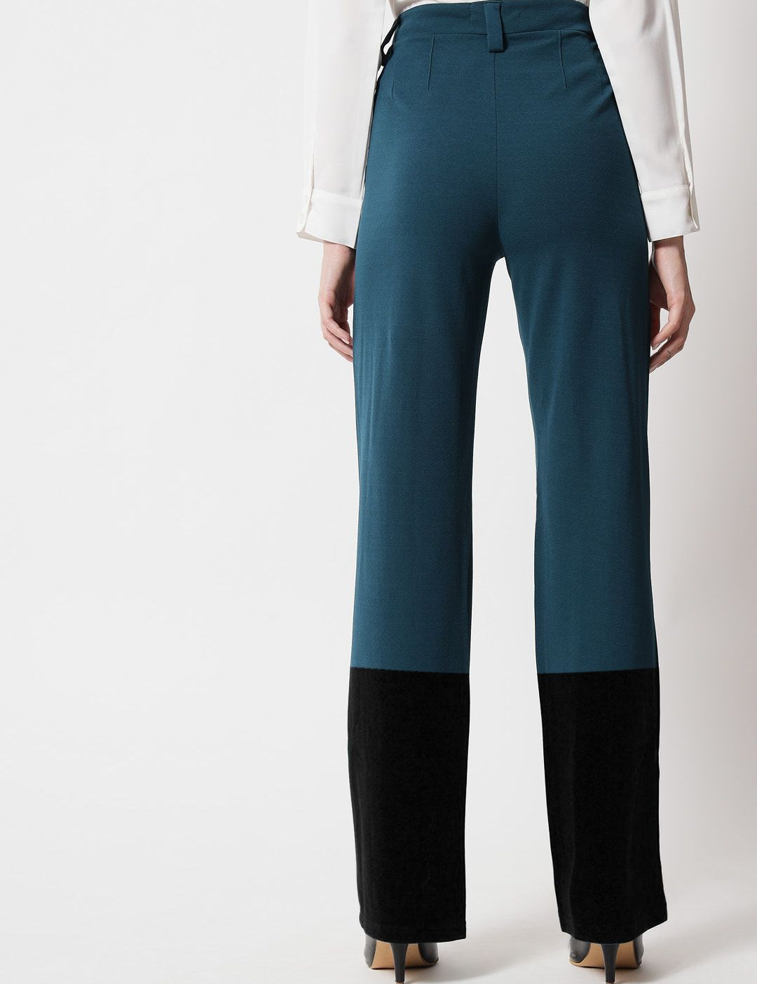 Kotty Women Colourblocked  Regular Fit High-Rise Easy Wash Trousers