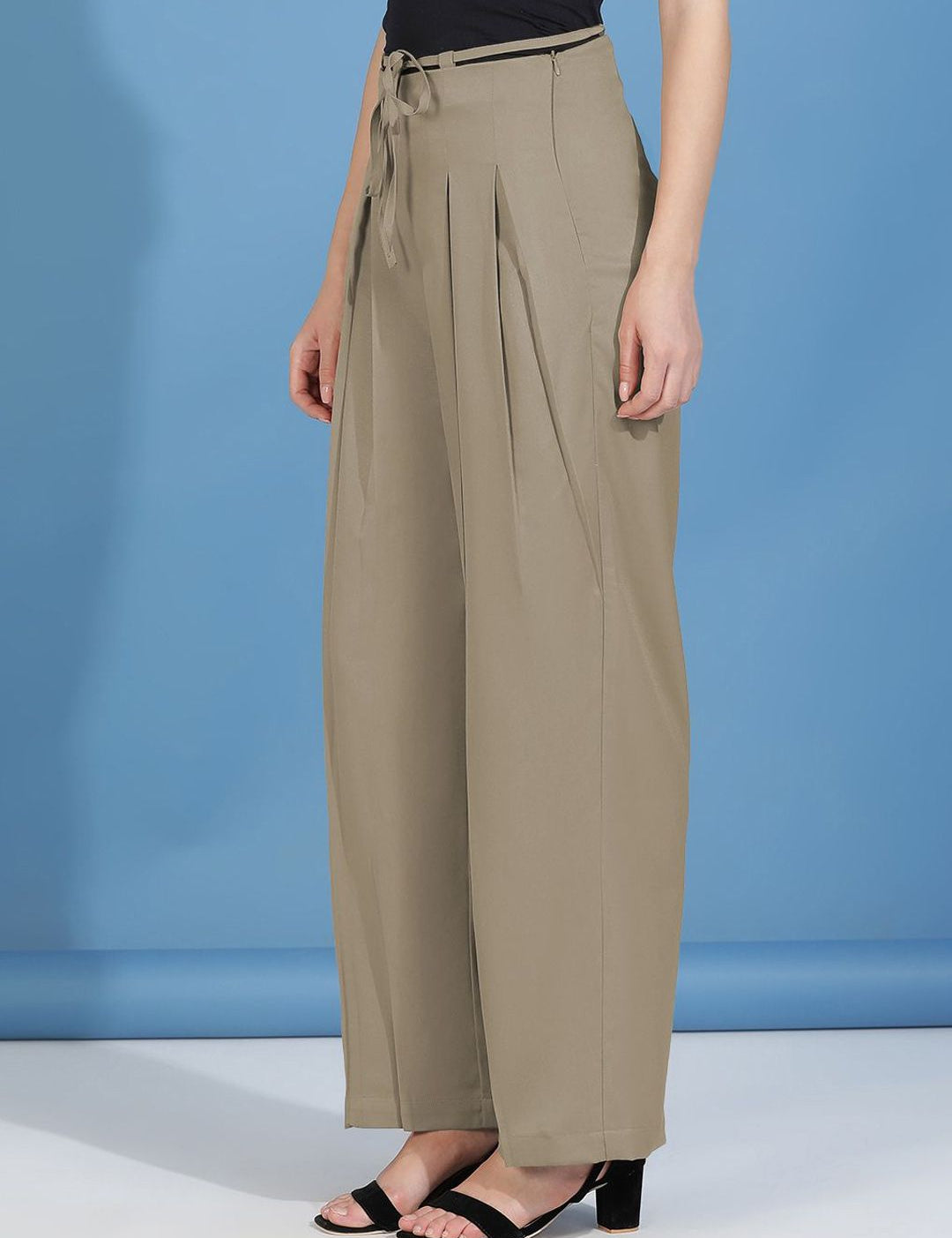 Kotty Women Classic High-Rise Pleated Trousers