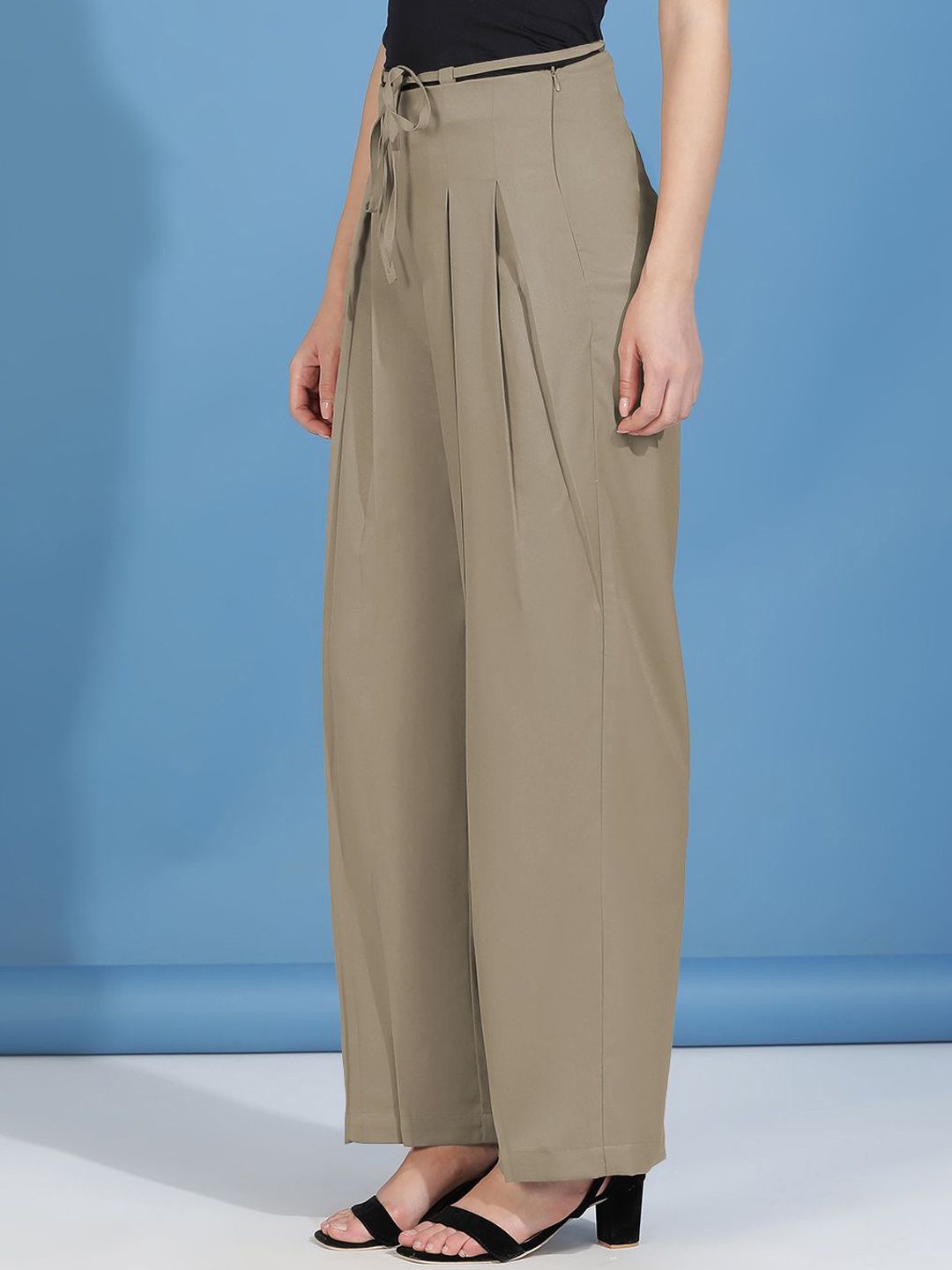 Kotty Women Classic High-Rise Pleated Trousers