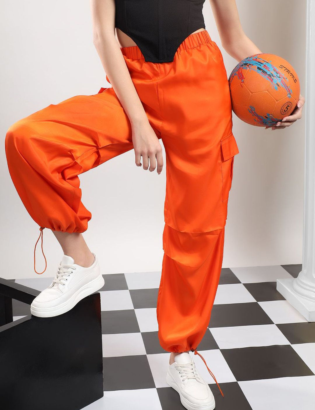 Kotty Women High-Rise Easy Wash Pleated Cargos Trousers