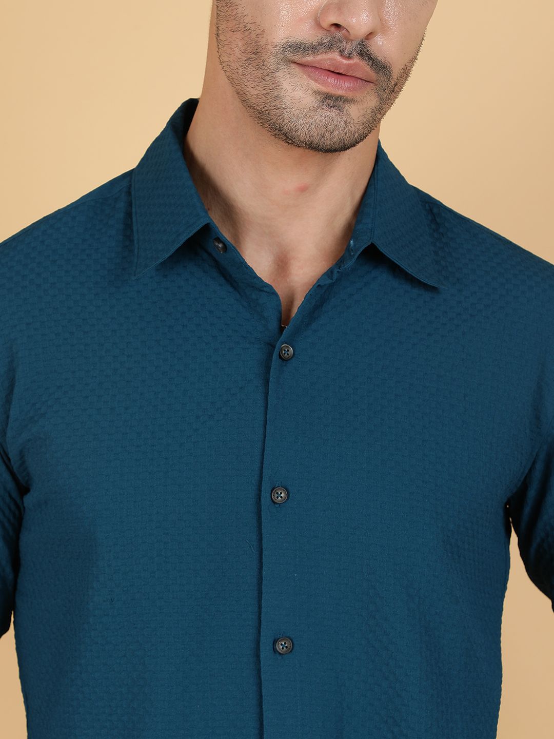 Kotty Men Relaxed Spread Collar Textured Casual Shirt