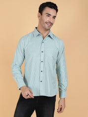 Kotty Men Relaxed Spread Collar Graphic Printed Casual Shirt