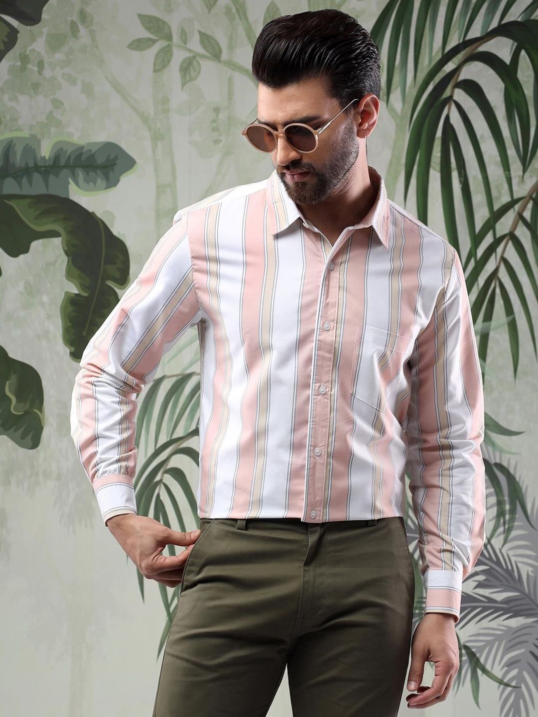 Kotty Men Spread Collar Vertical Striped Casual Shirt