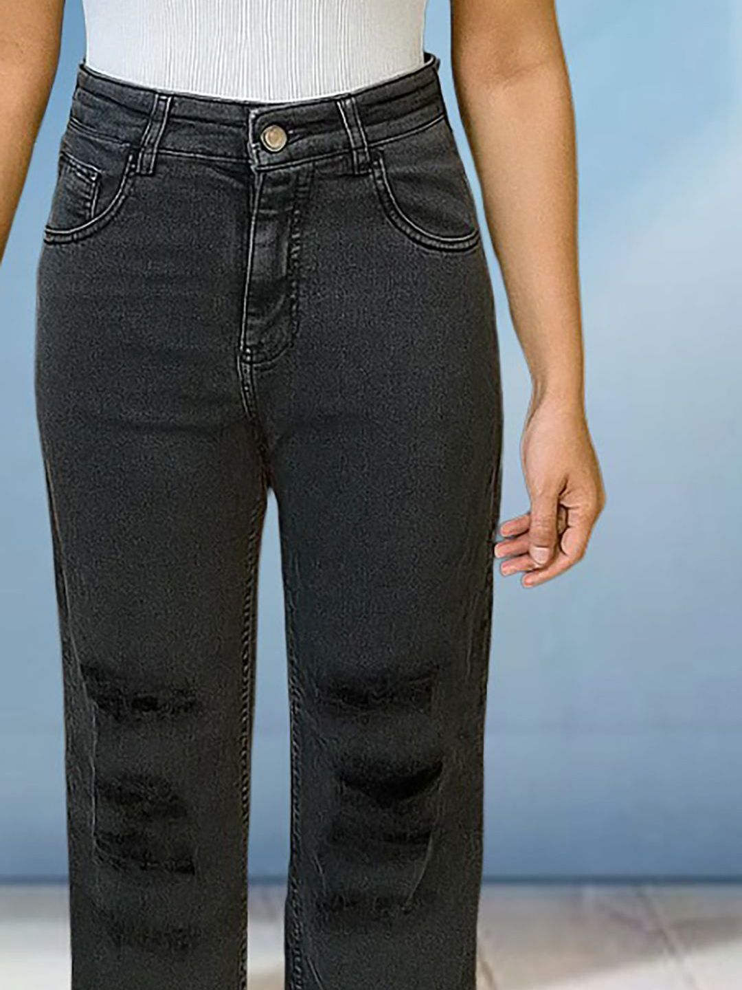 Kotty Women Relaxed Fit High-Rise Mildly Distressed Cotton Stretchable Jeans