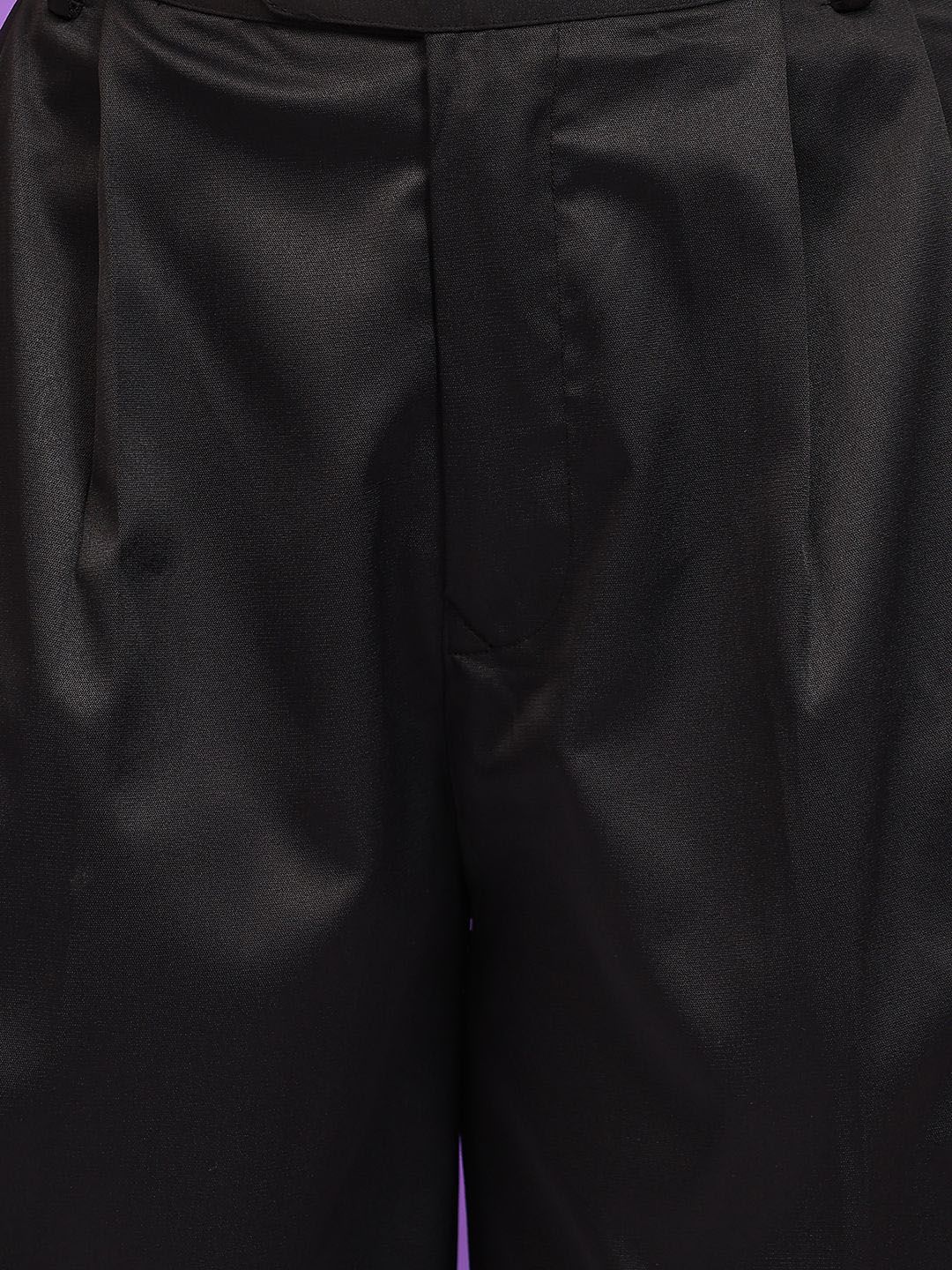 Kotty Women Relaxed Straight Leg Straight Fit High-Rise Easy Wash Pleated Trousers