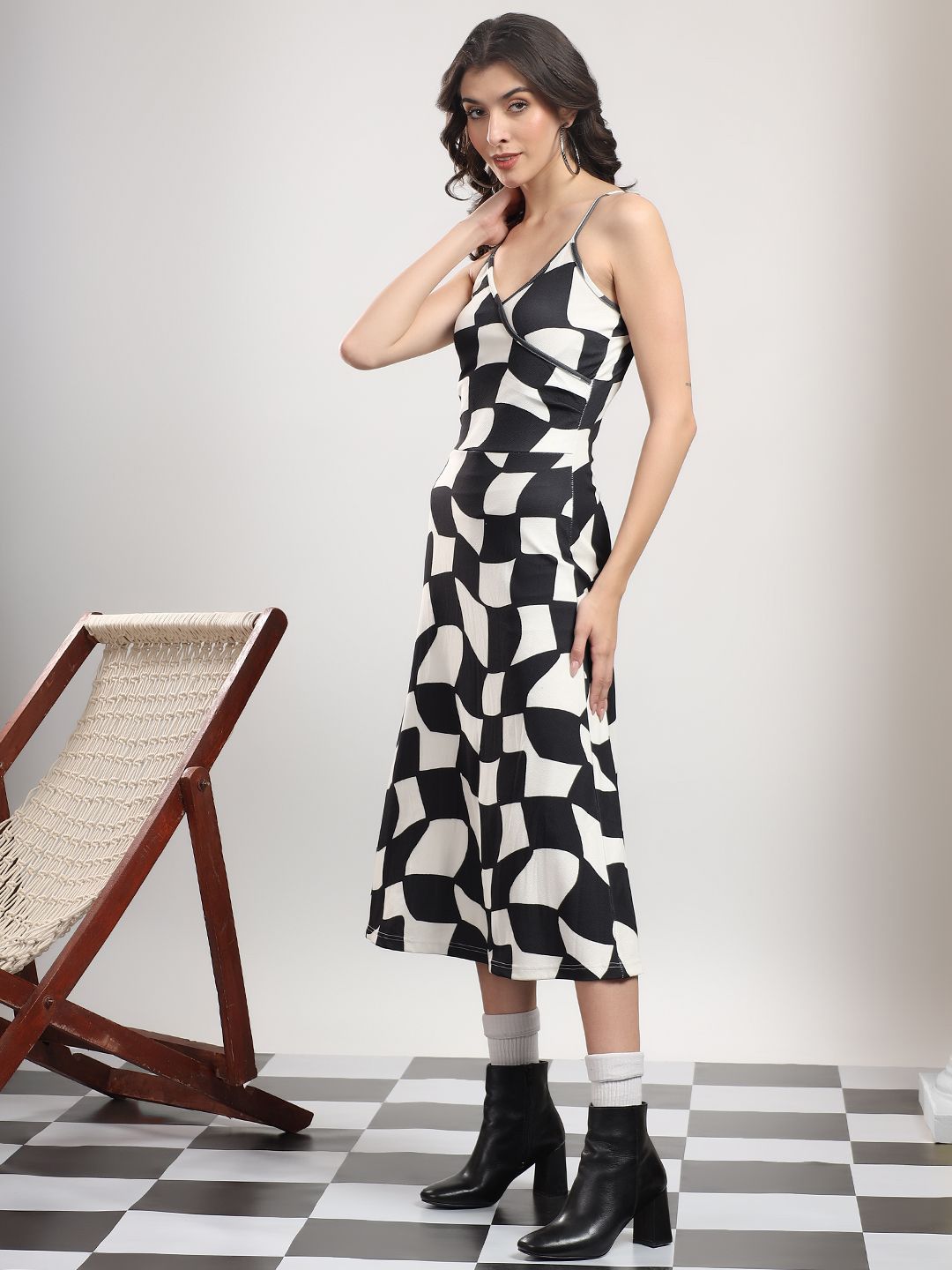 Kotty Colourblocked A-Line Midi Dress