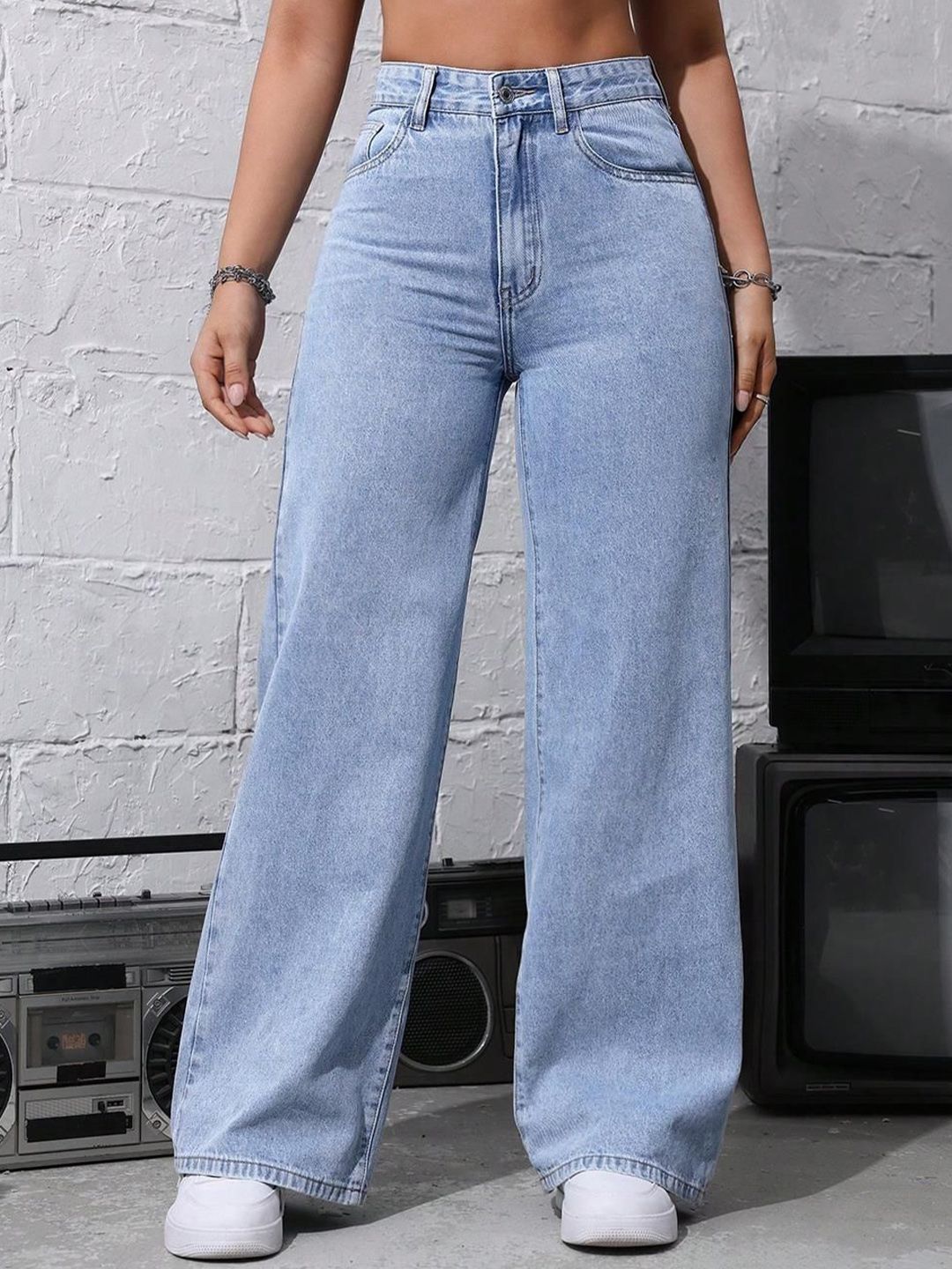 Kotty Women Straight Fit High-Rise Stretchable Jeans