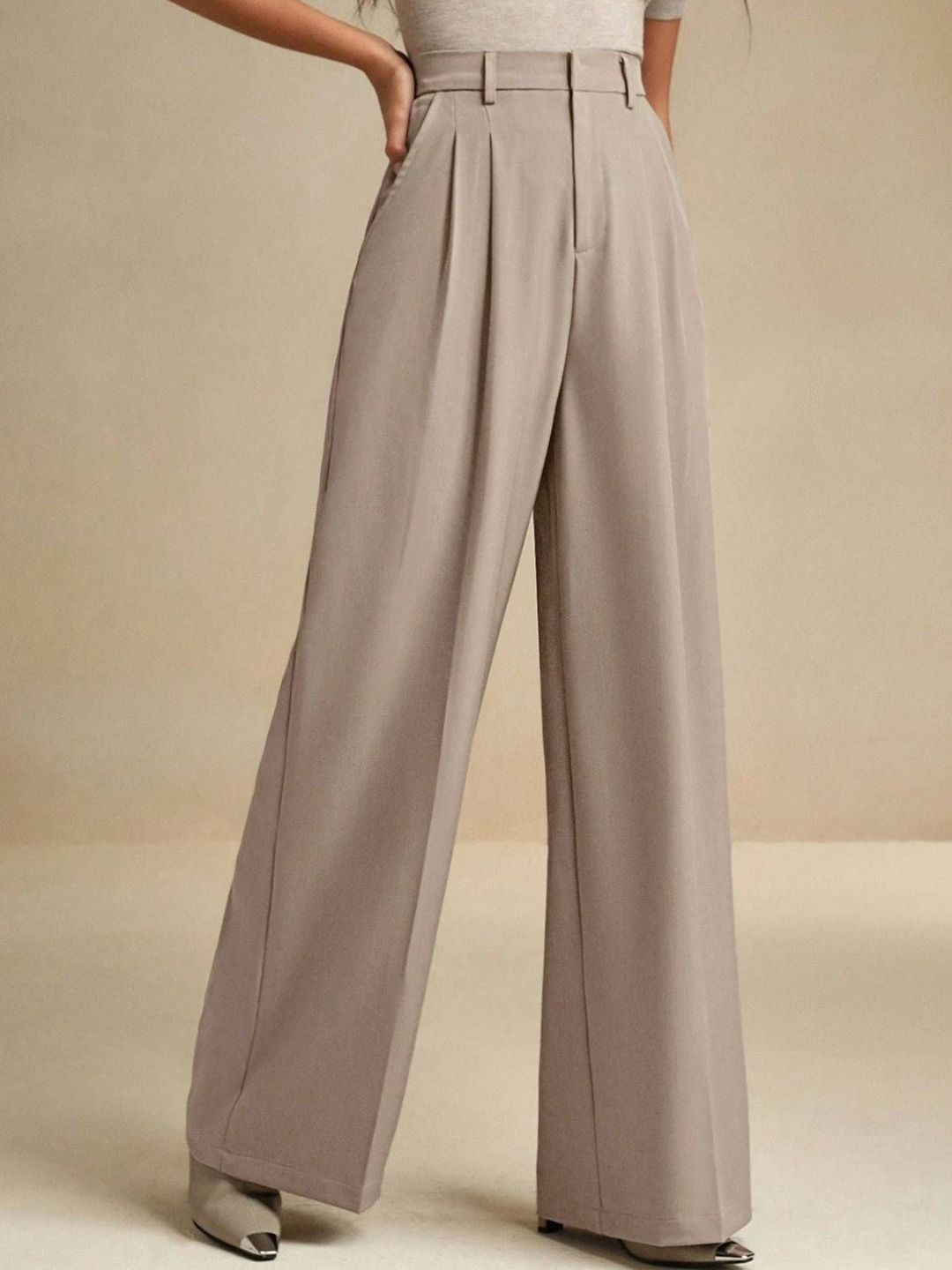 Kotty Women Relaxed Fit High-Rise Trousers