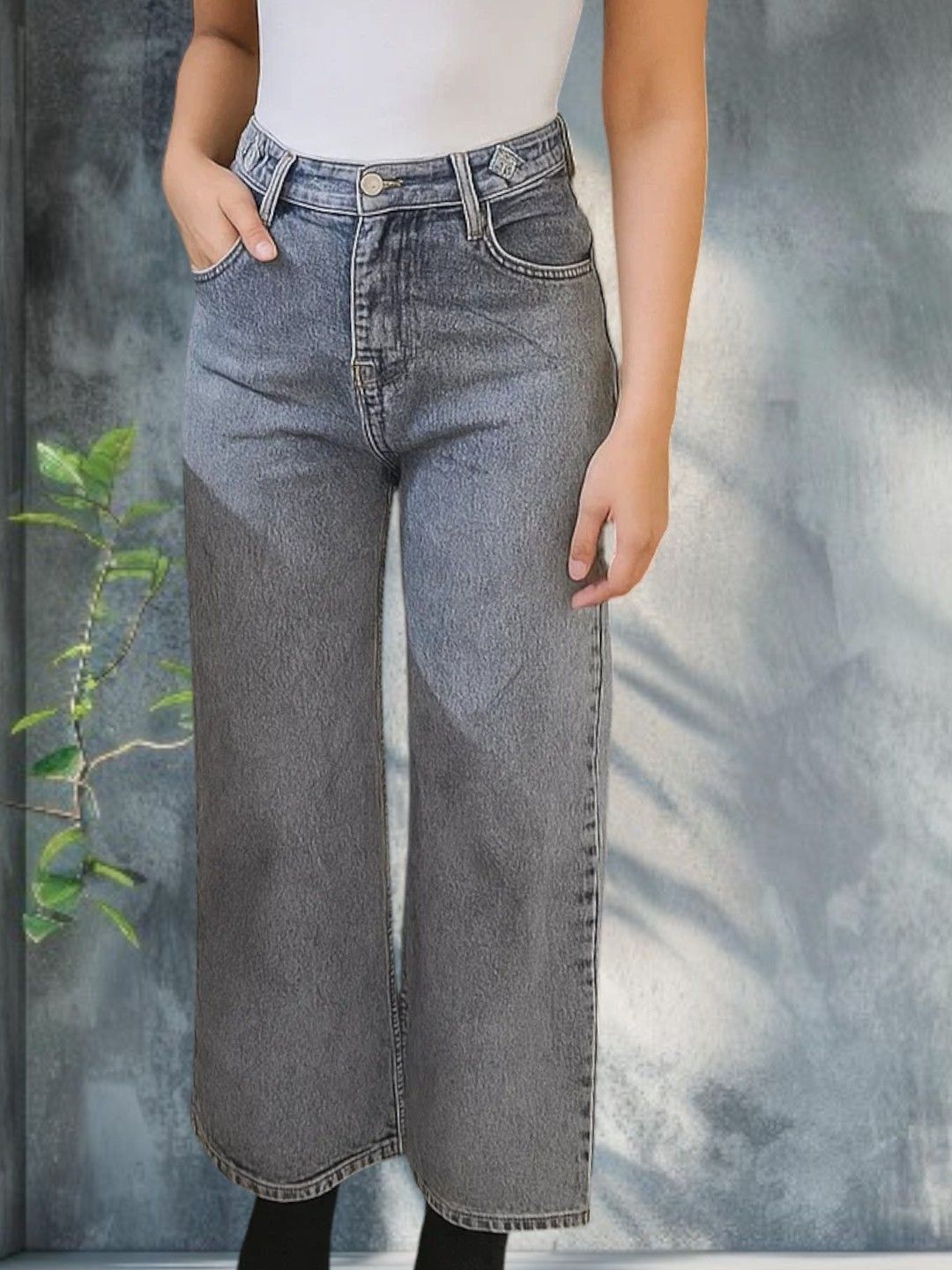 Kotty Women Regular Fit High-Rise Light Fade Stretchable Jeans