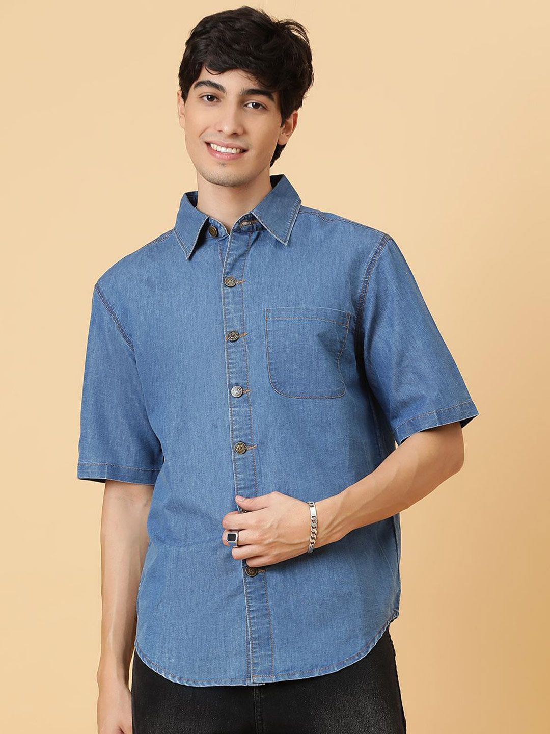Kotty Men Relaxed Spread Collar Solid Cotton Casual Shirt