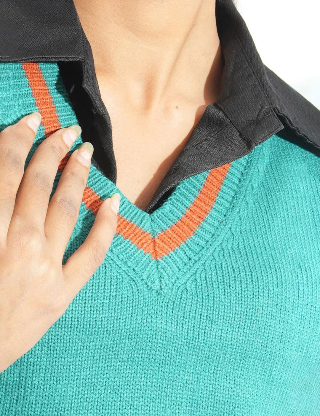 Kotty Women Colourblocked Crop Pullover