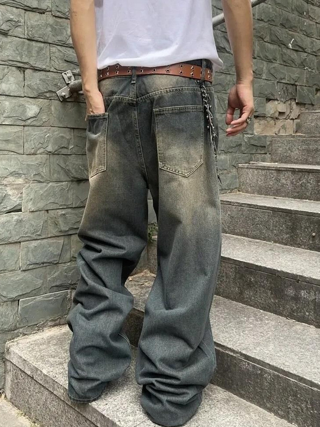 Kotty Men Wide Leg Low-Rise Light Fade Stretchable Jeans